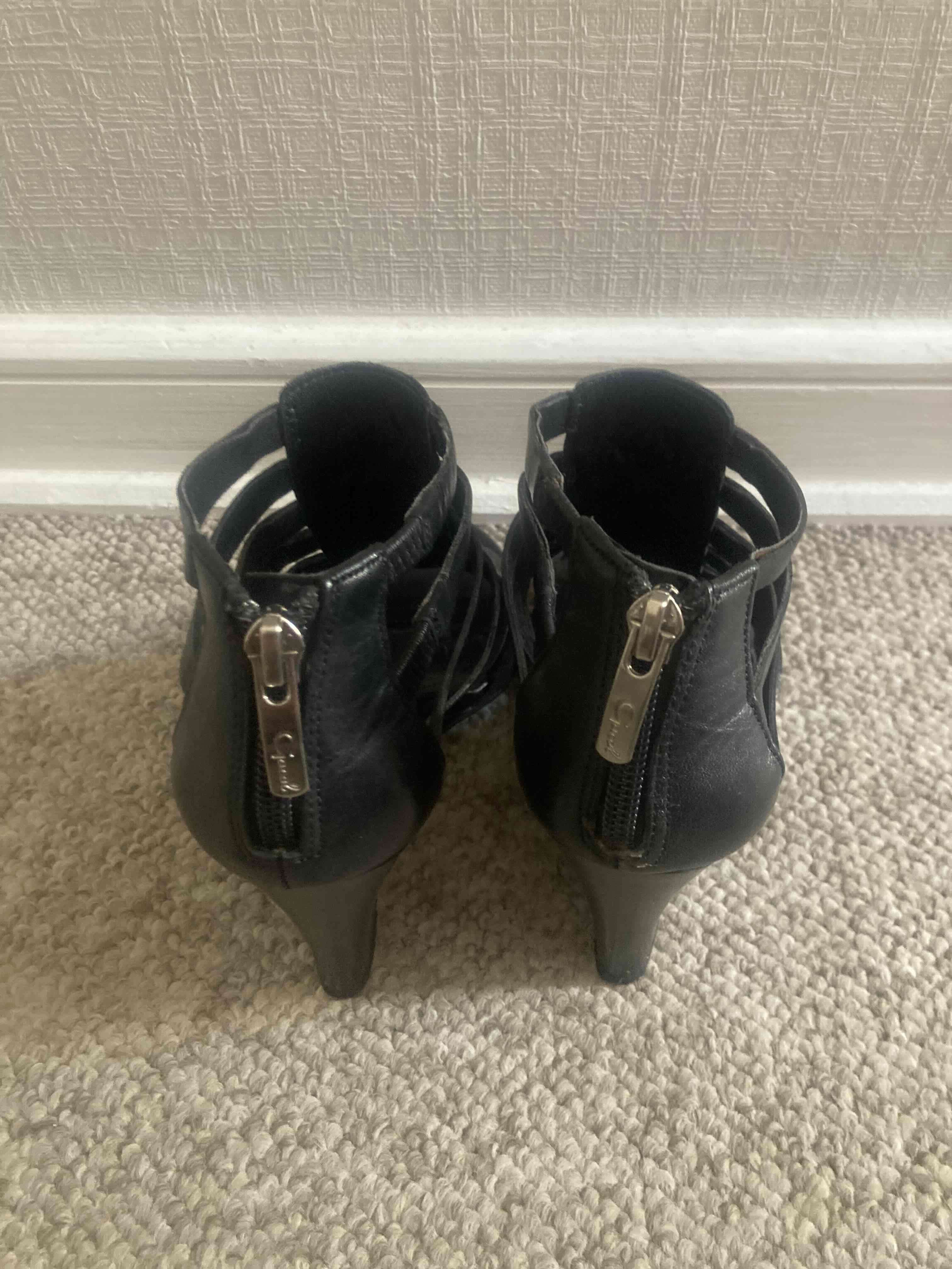 Sandalias negras de mujer - miniatura 4