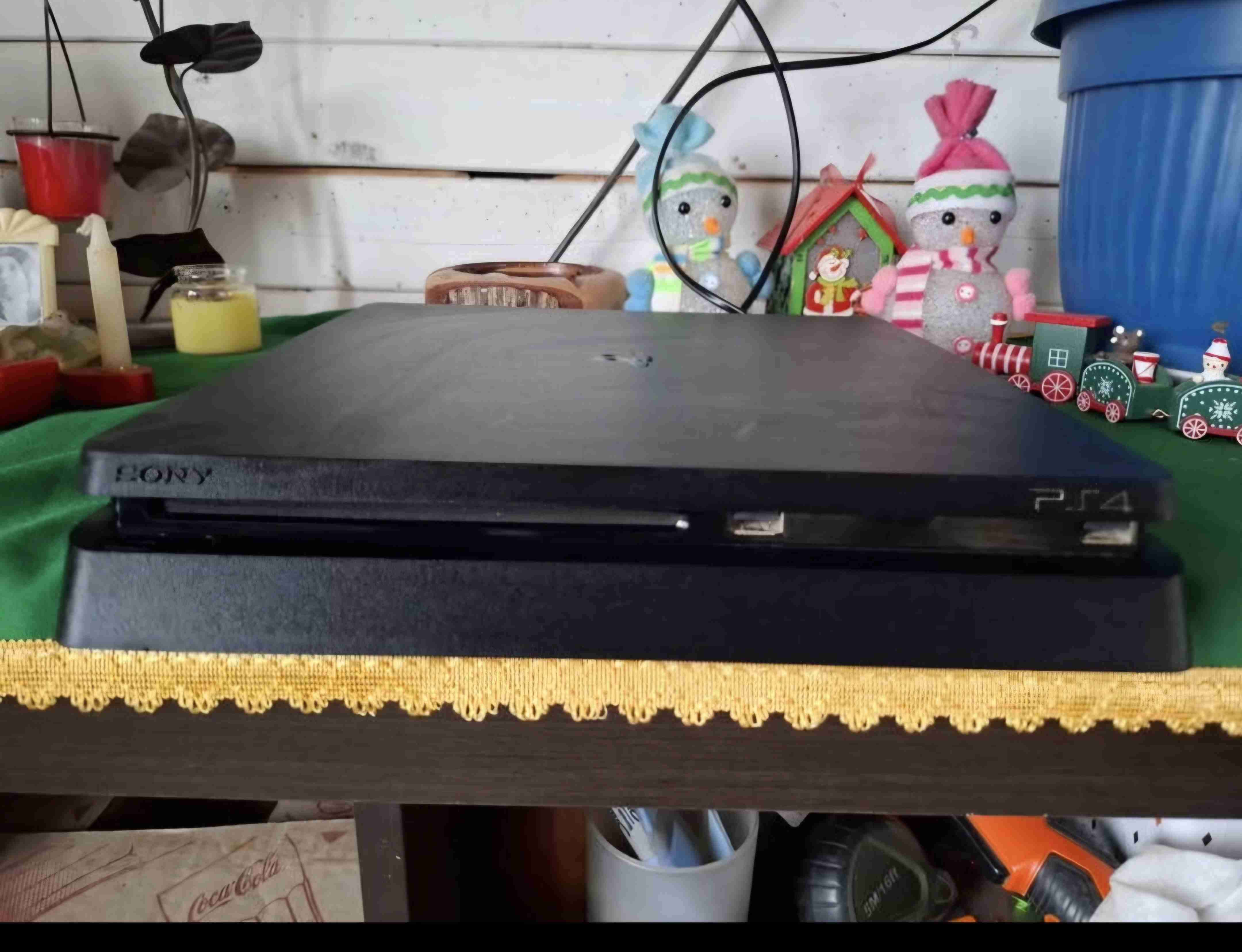 Consola Sony PS4 negra - miniatura 1