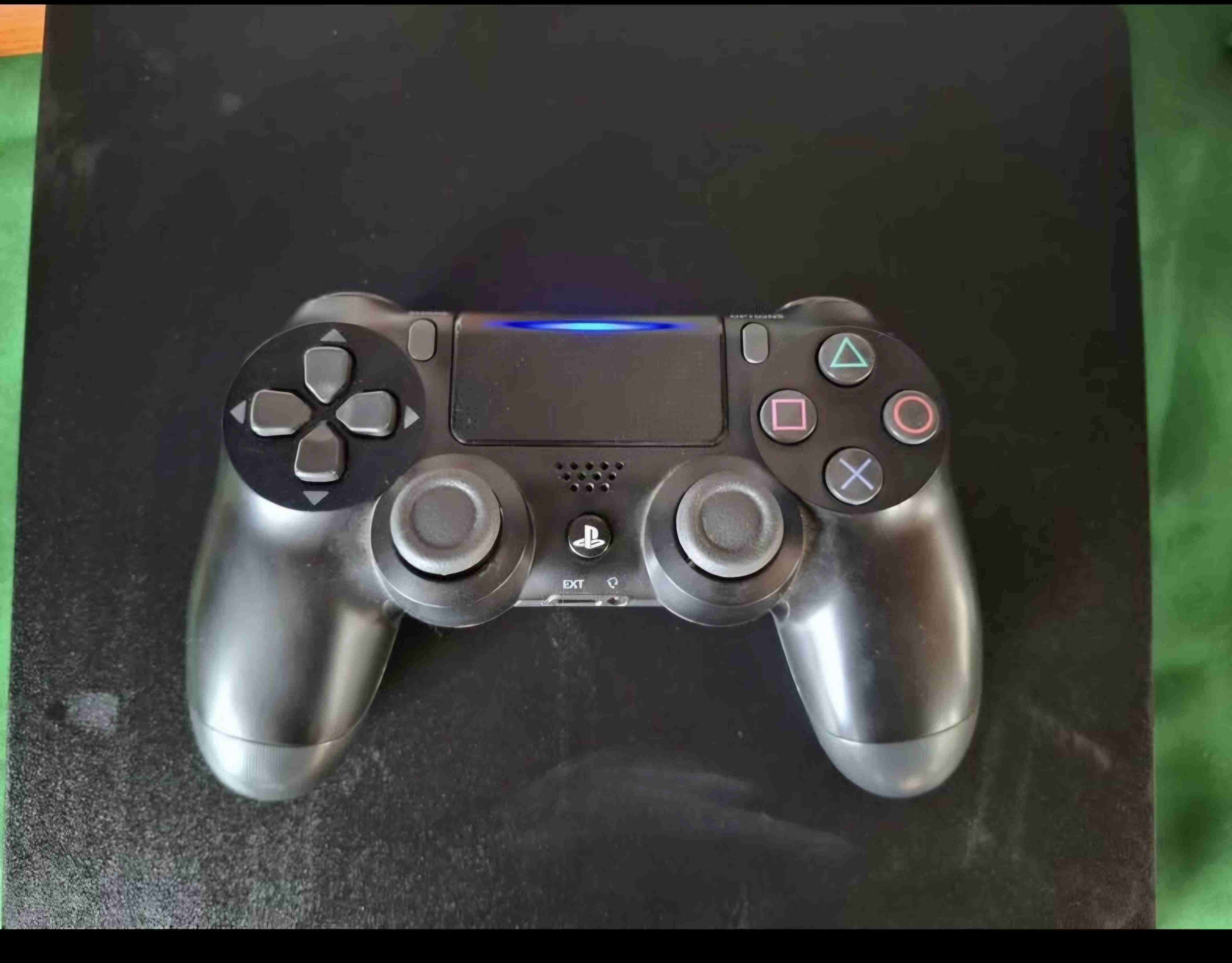 Consola Sony PS4 negra - miniatura 2