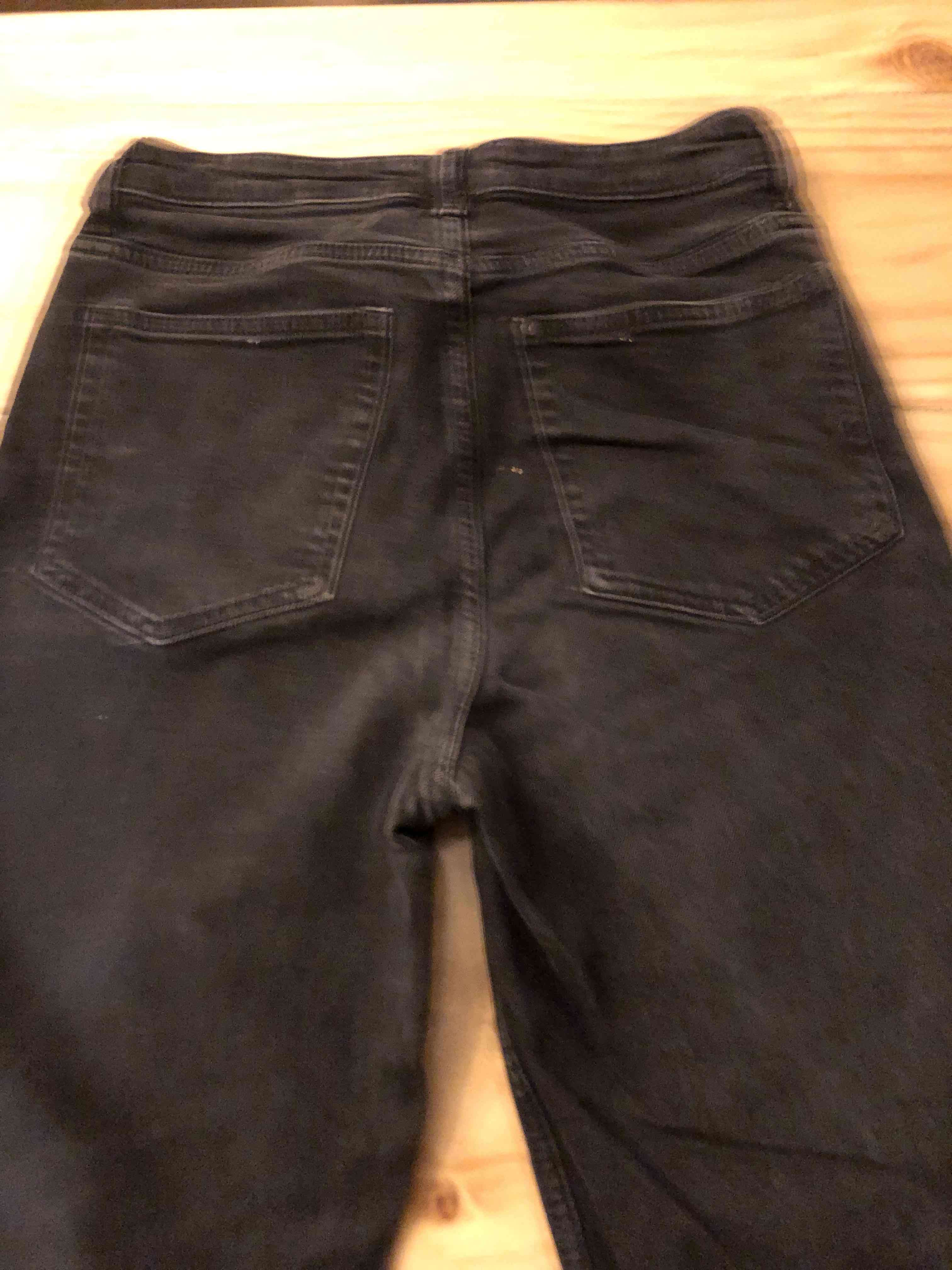 Jeans negros clásicos H&M - miniatura 2