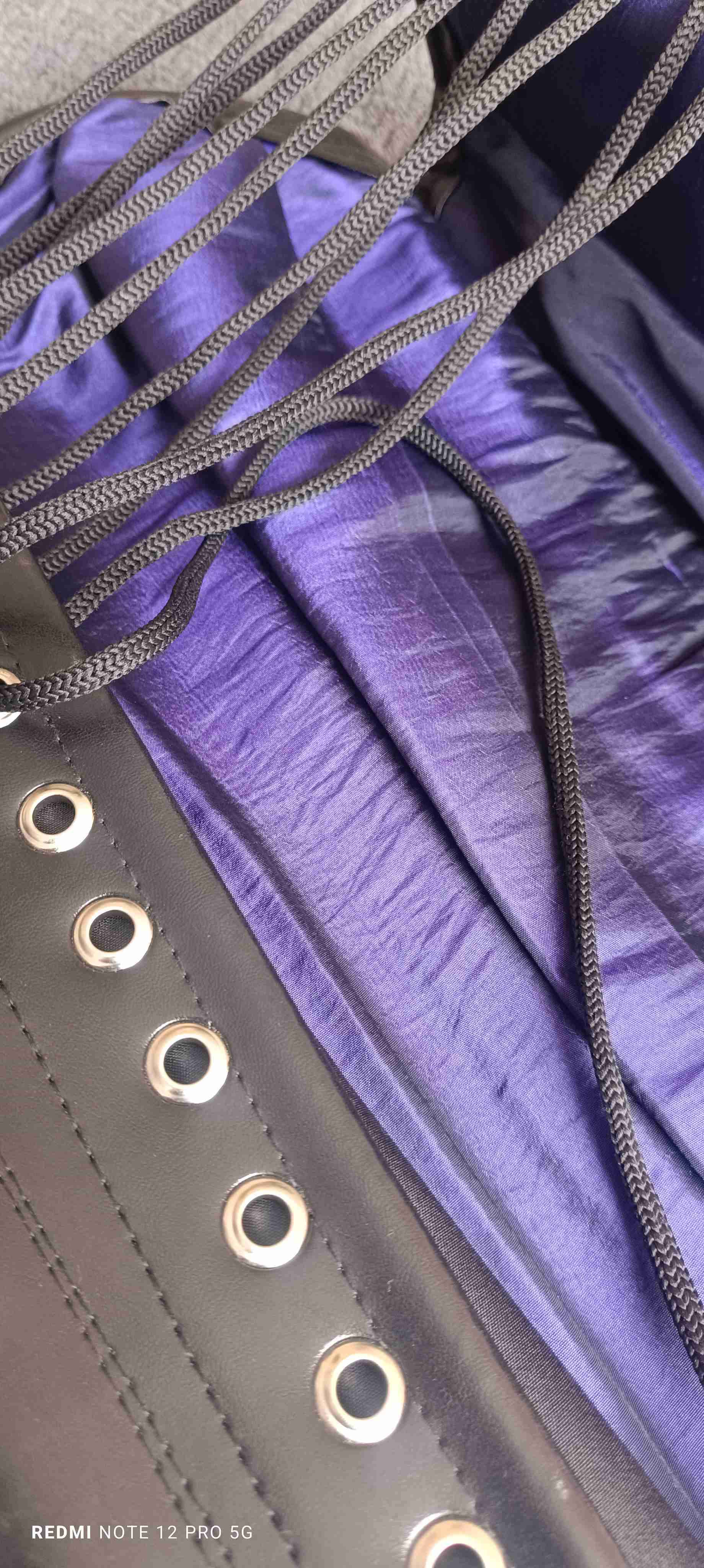 Corset negro con interior púrpura - miniatura 2