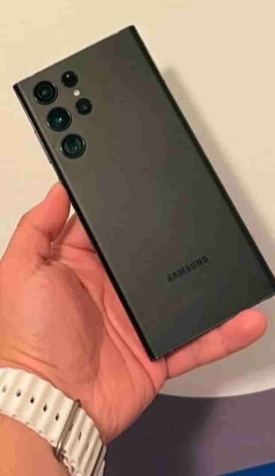 Samsung Galaxy S22 Ultra negro