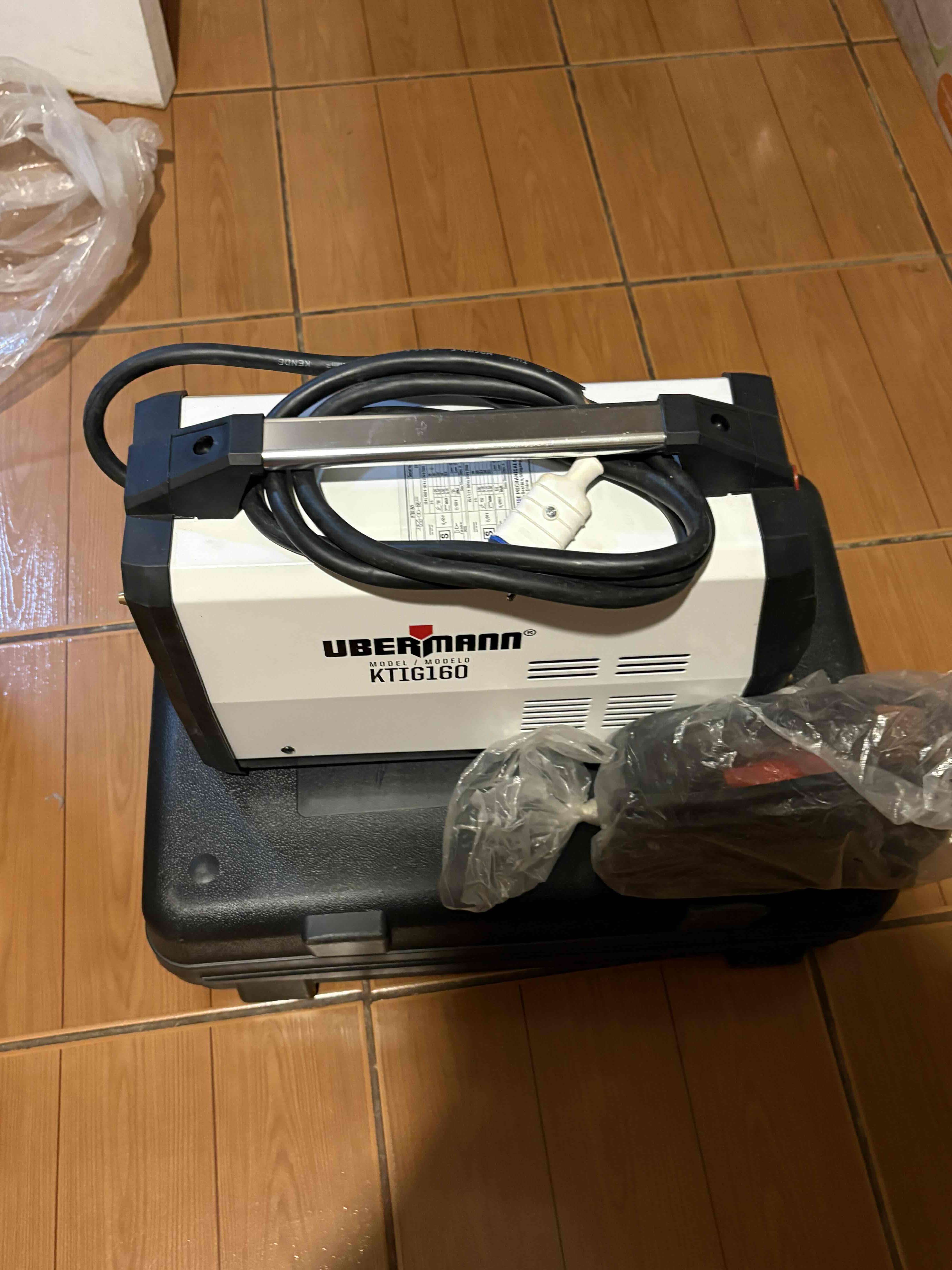 Máquina de soldar con accesorios - miniatura 2