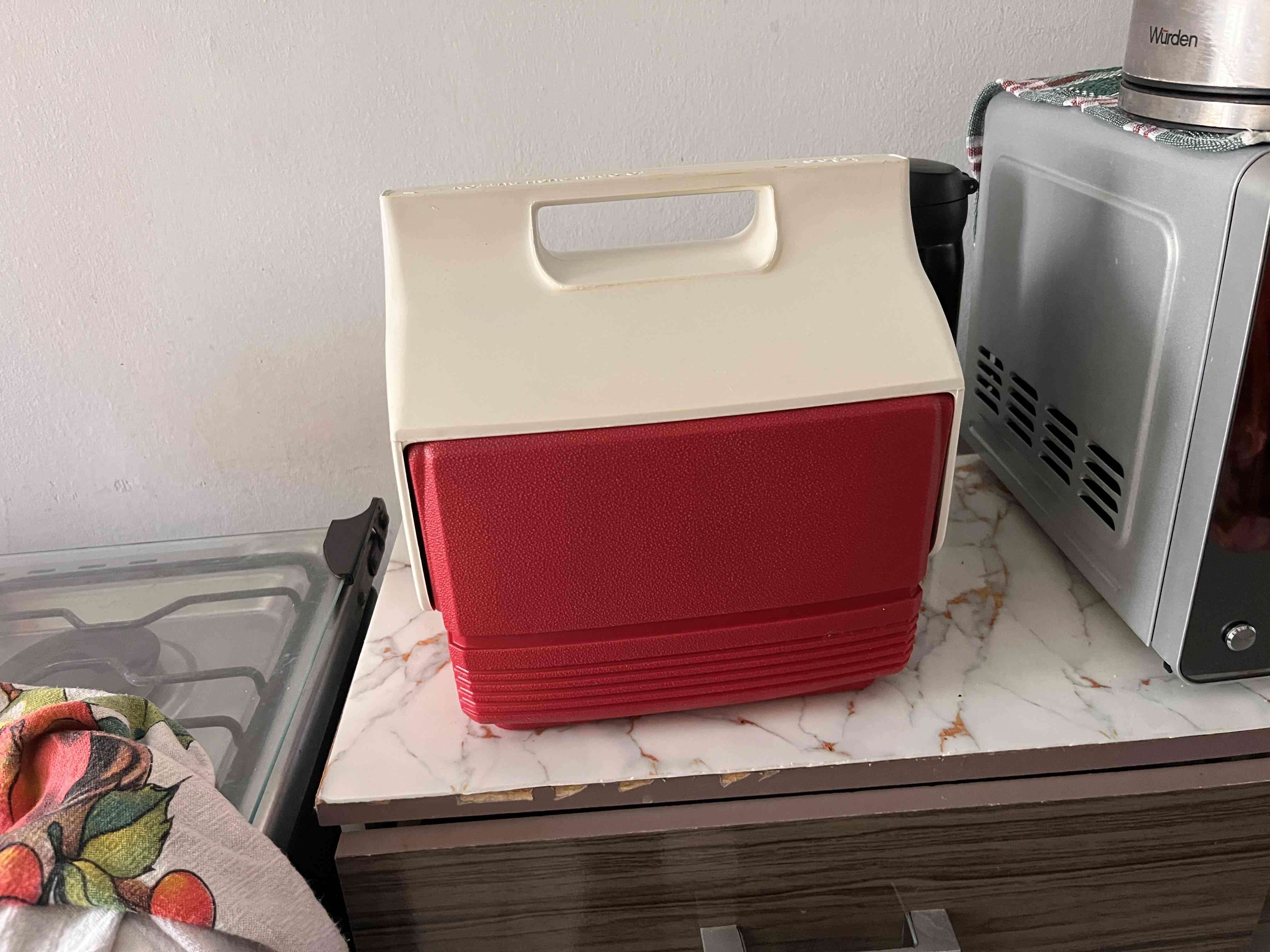 Cooler rojo portátil - miniatura 1