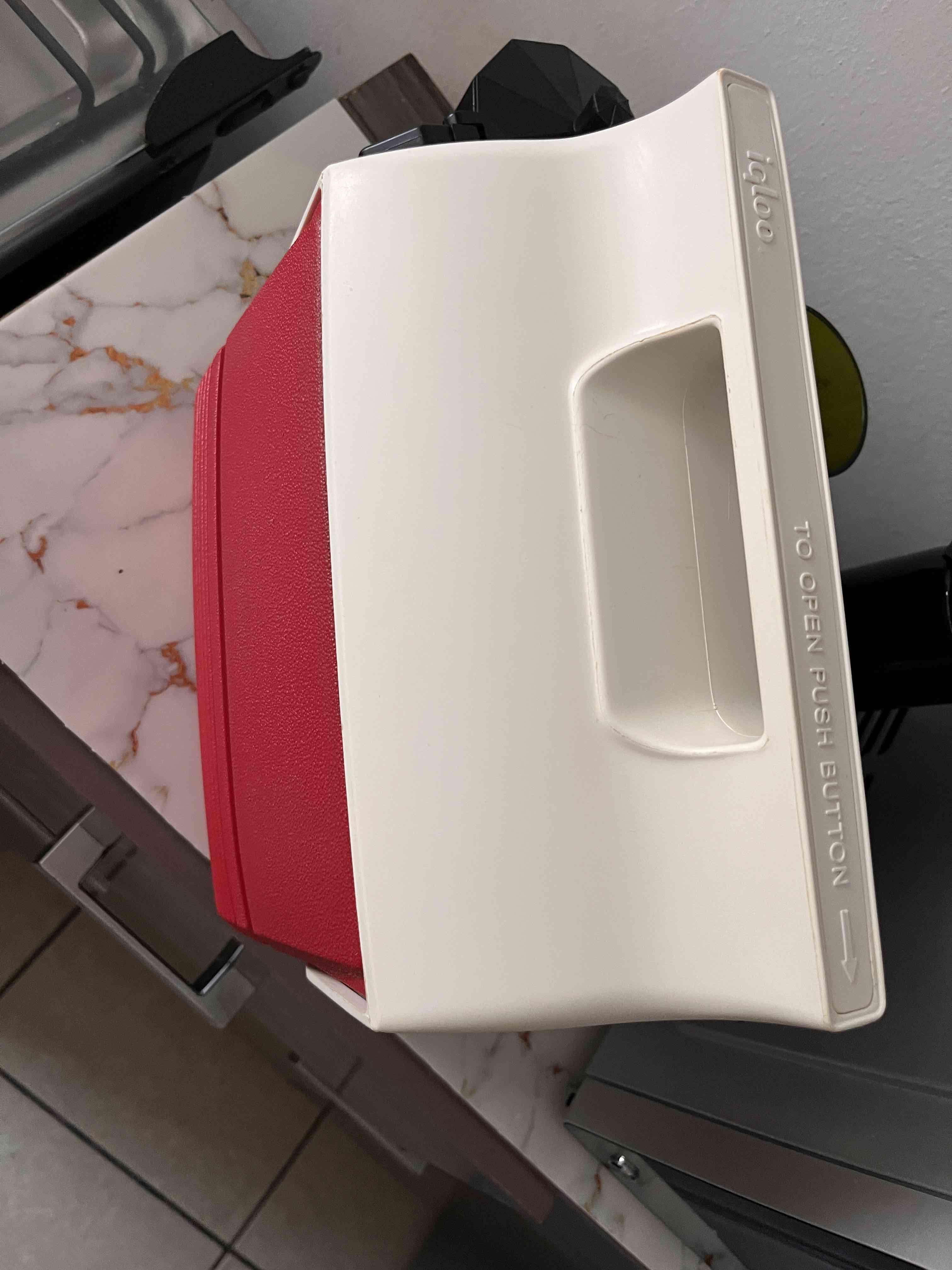 Cooler rojo portátil - miniatura 3