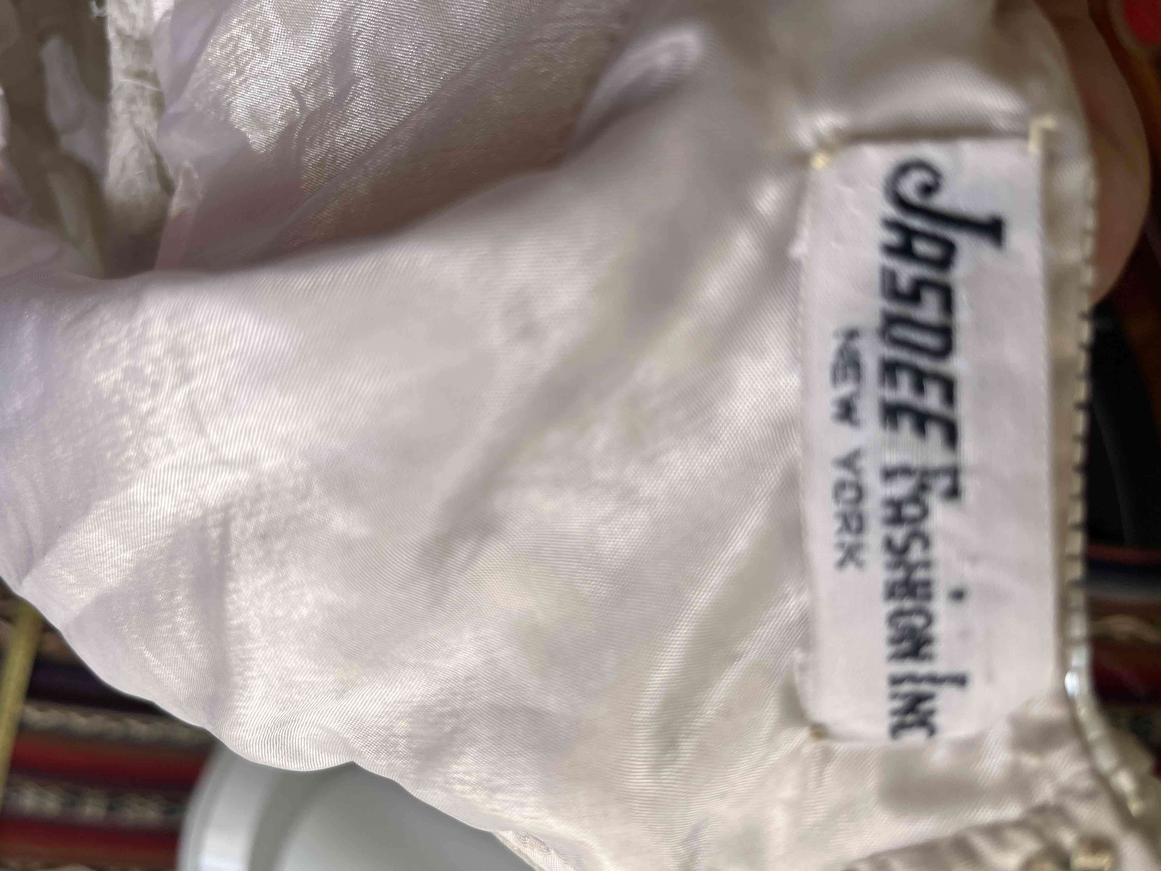 Vestido elegante bordado beige - miniatura 6