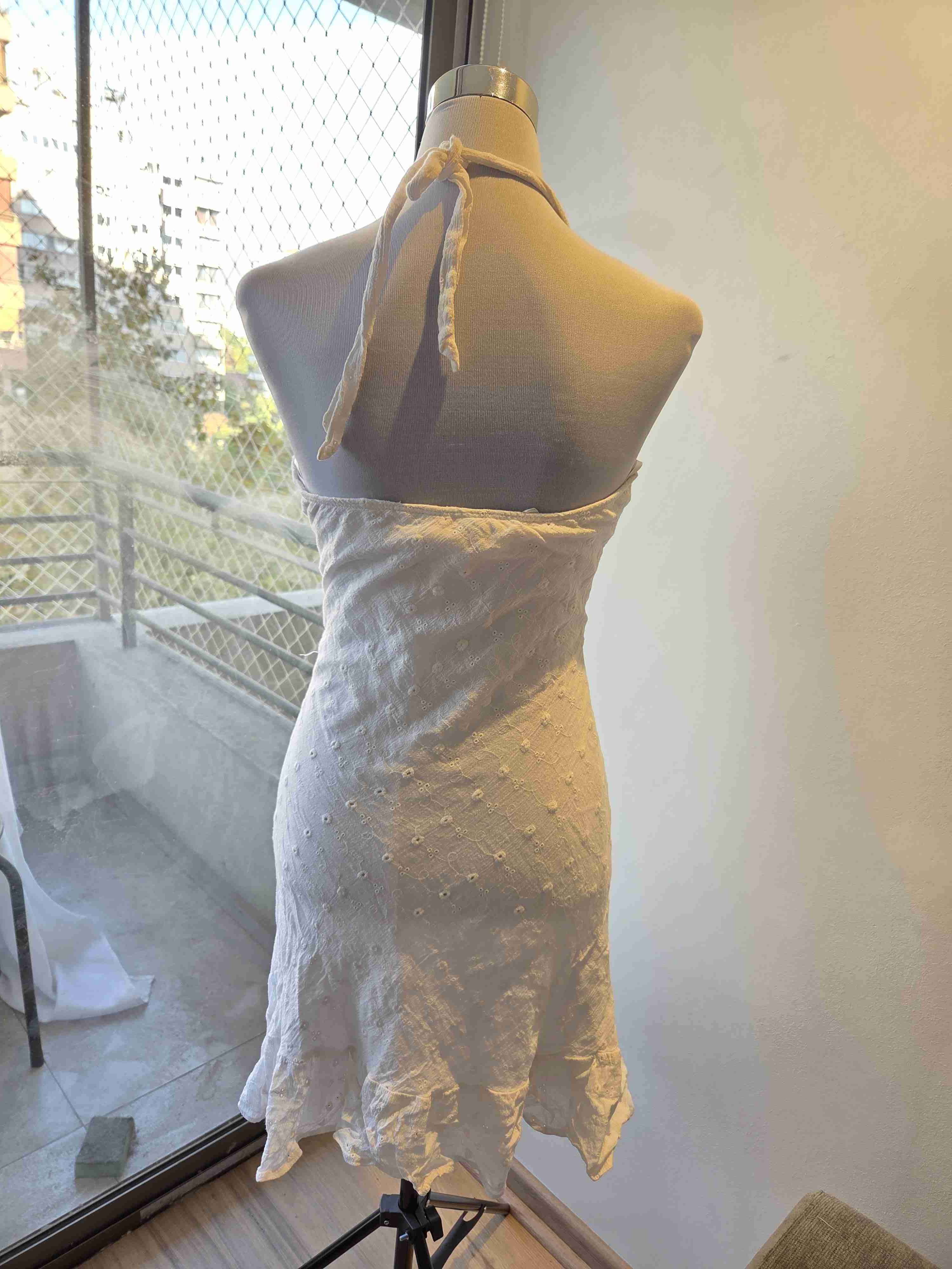 Vestido blanco halter - miniatura 4