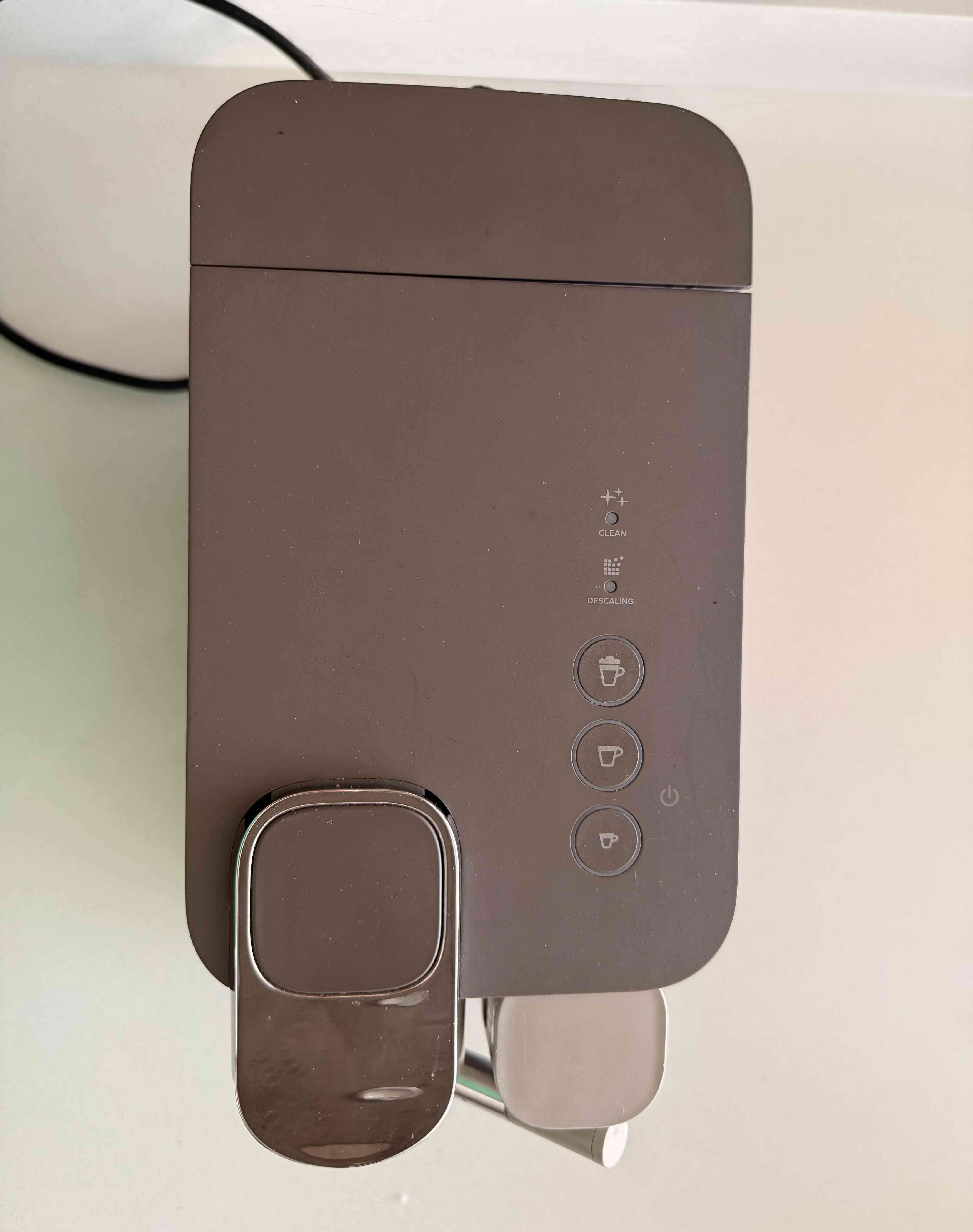 Cafetera Nespresso Lattissima One + Set 6 Tazas - miniatura 2