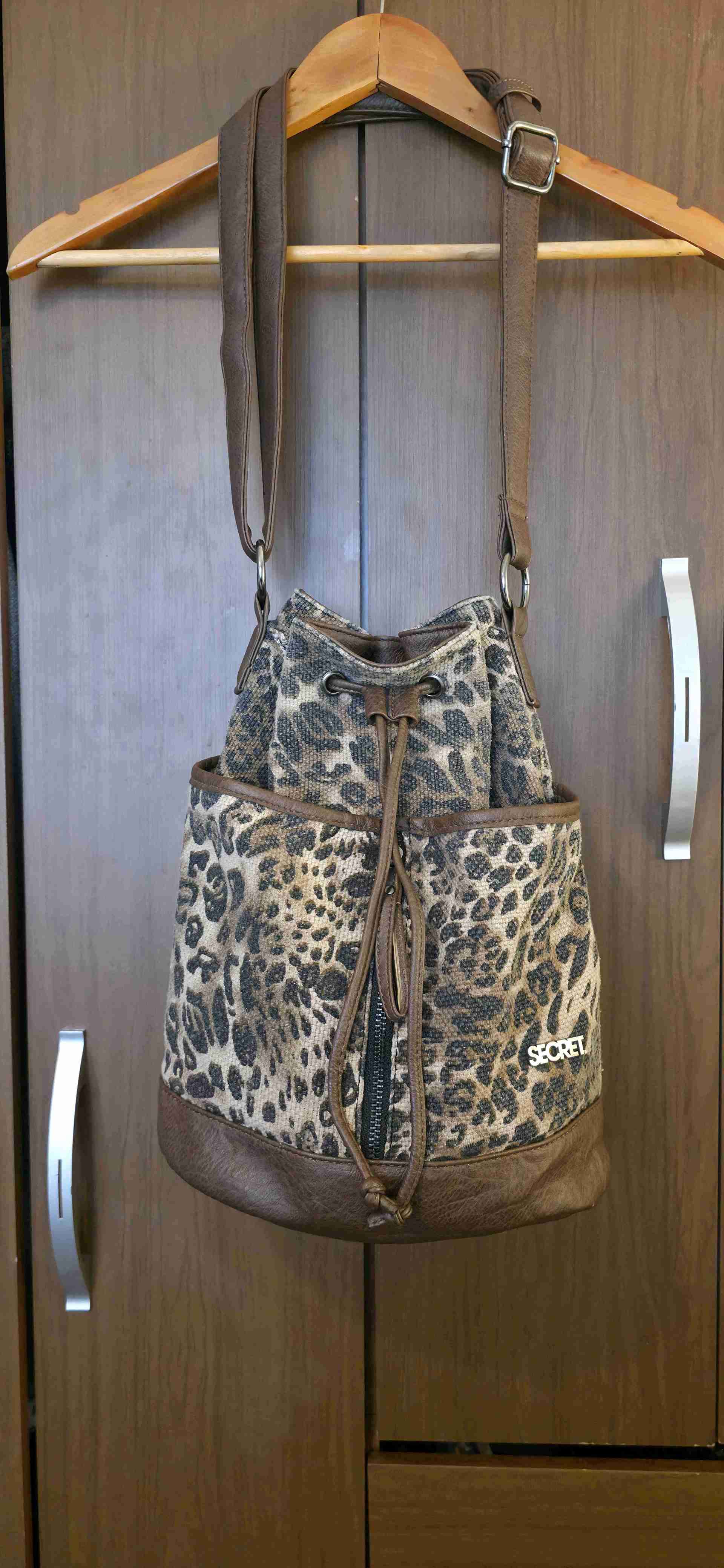 Mochila  Secret de estampado leopardo