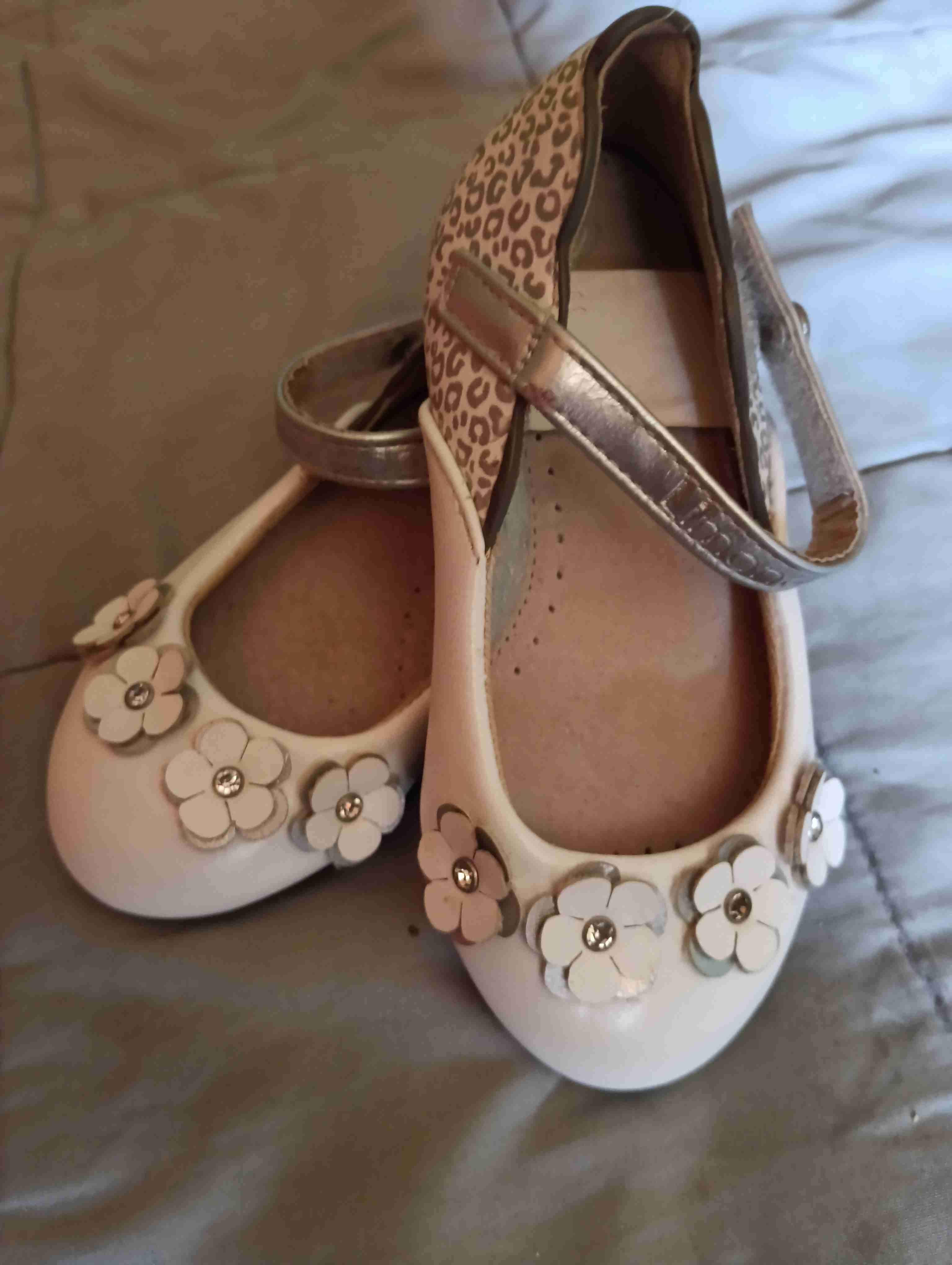 Zapatos infantiles con flores - 3