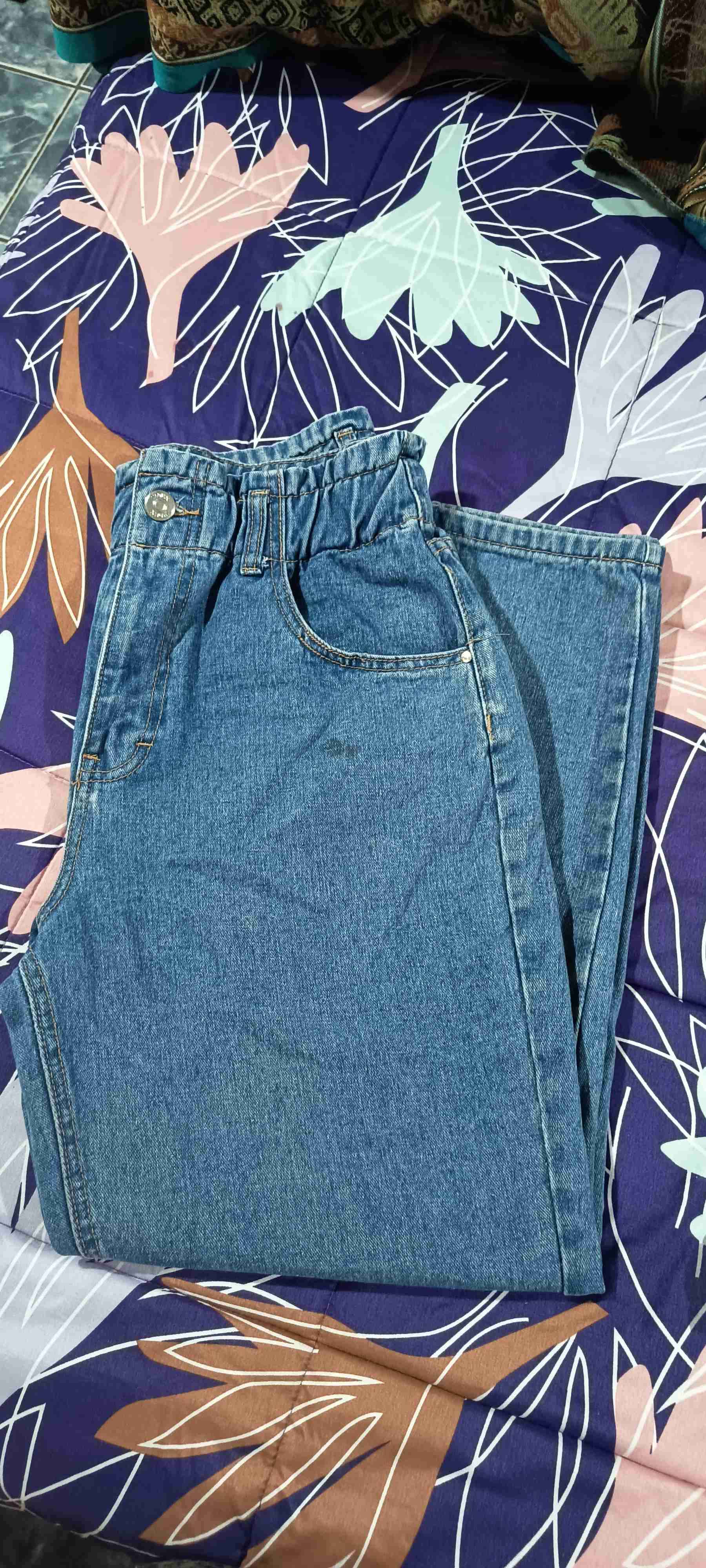 Jeans azules de mezclilla - miniatura 1