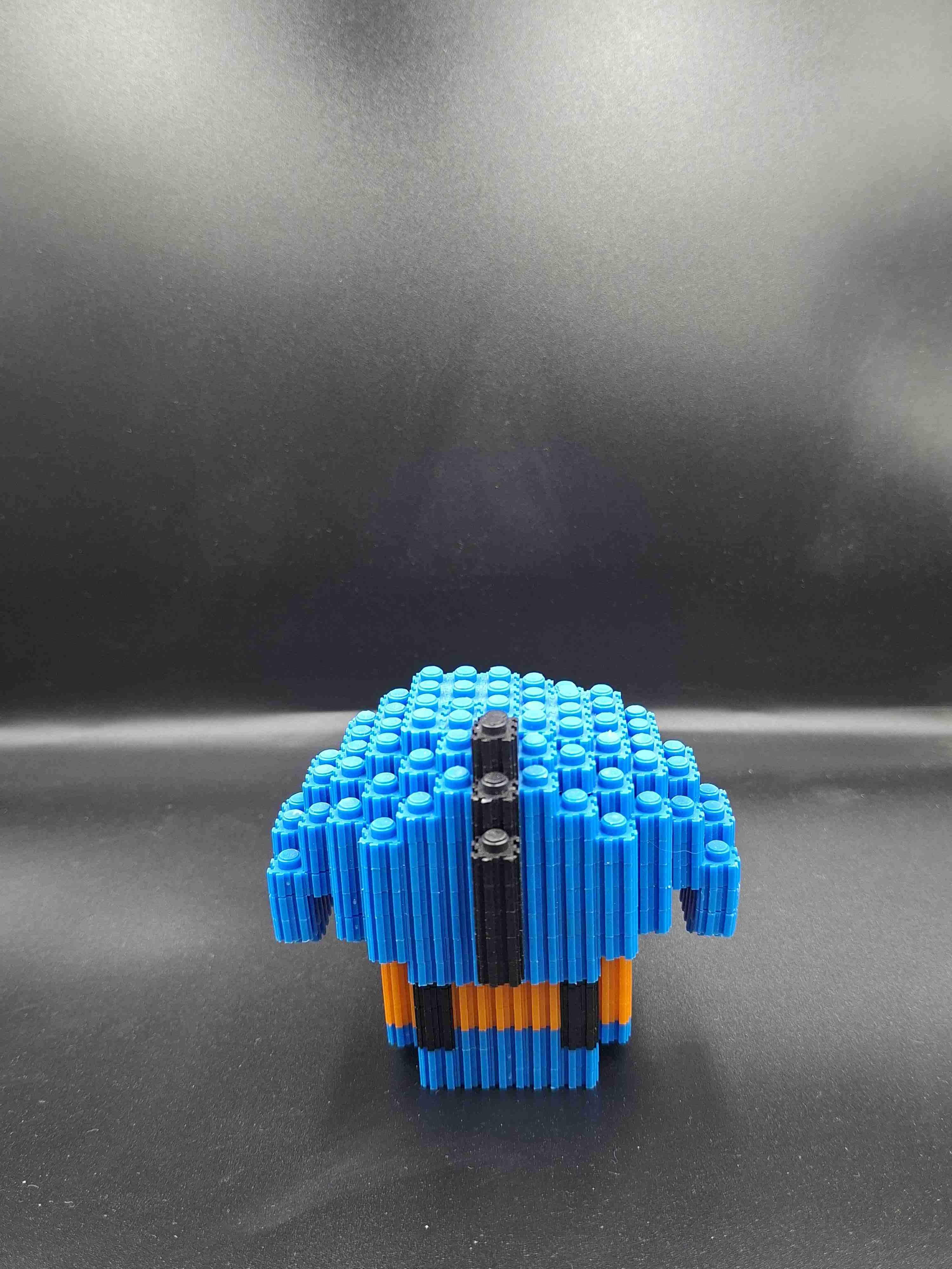 Muñeco decorativo hecho con bloques - miniatura 4