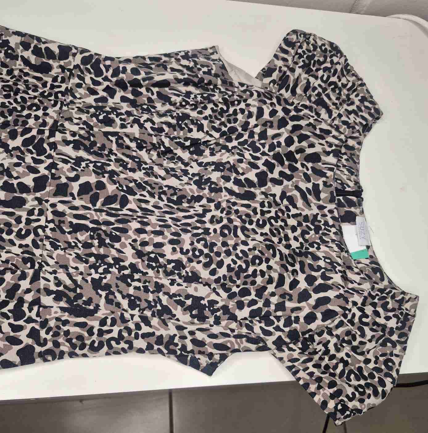 Vestido con estampado animal print - miniatura 4