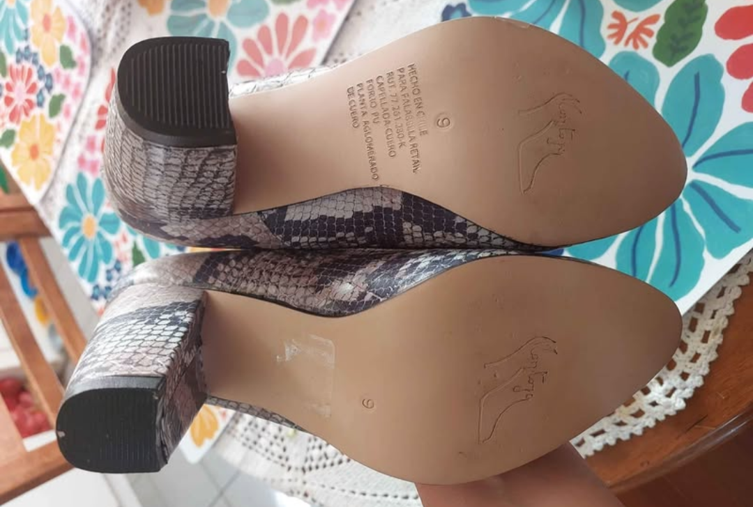 Zapatos tacón alto estampado serpiente - miniatura 2