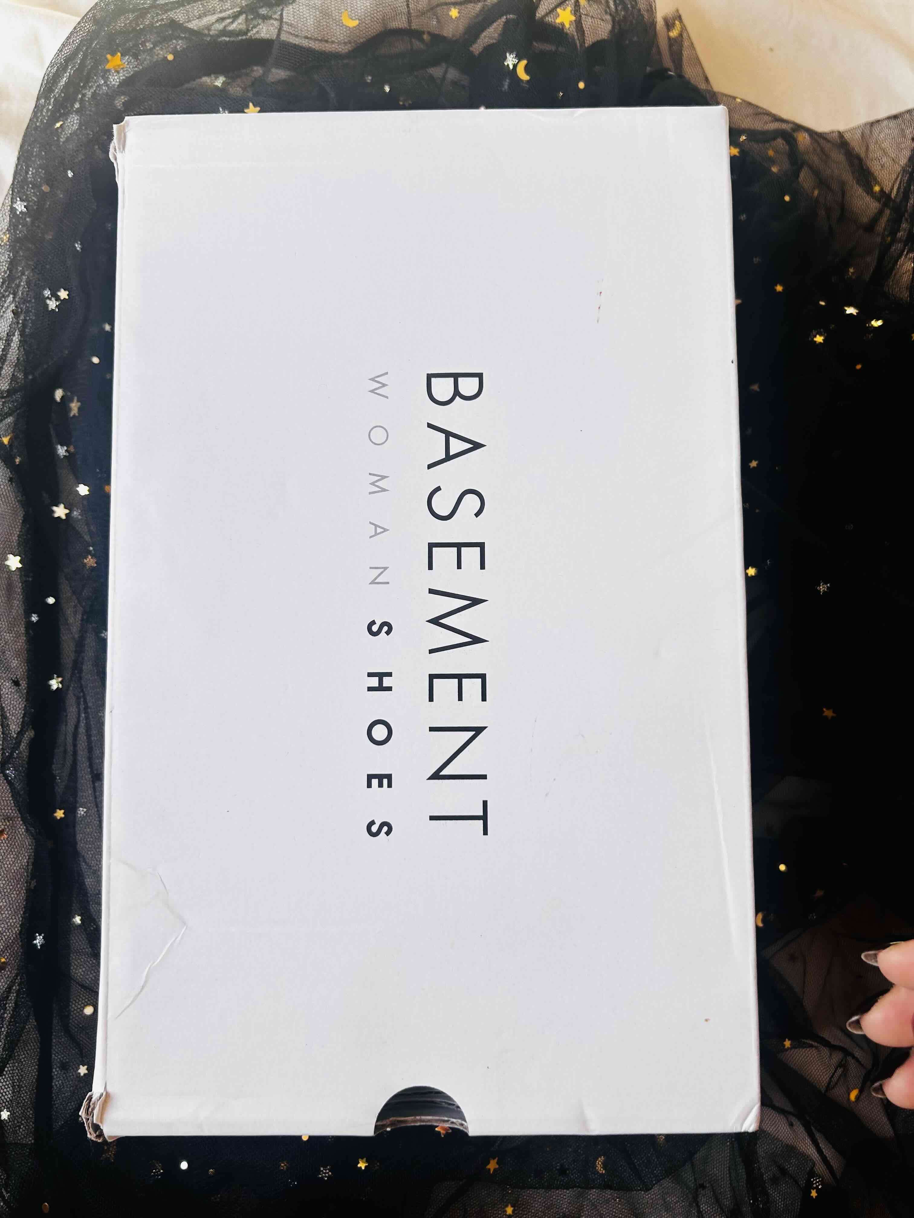 Sandalias doradas con tiras - miniatura 3