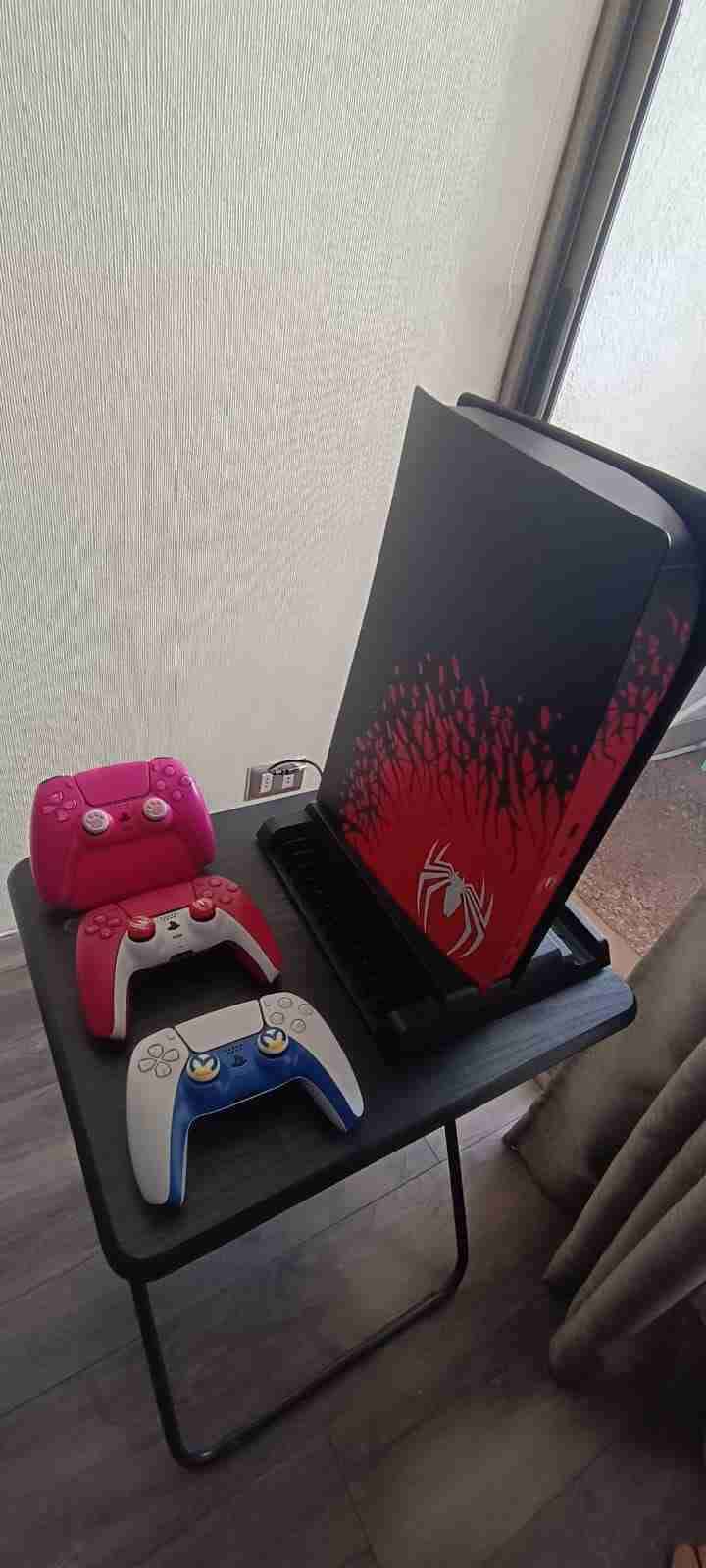 Consola edición especial con tres controles