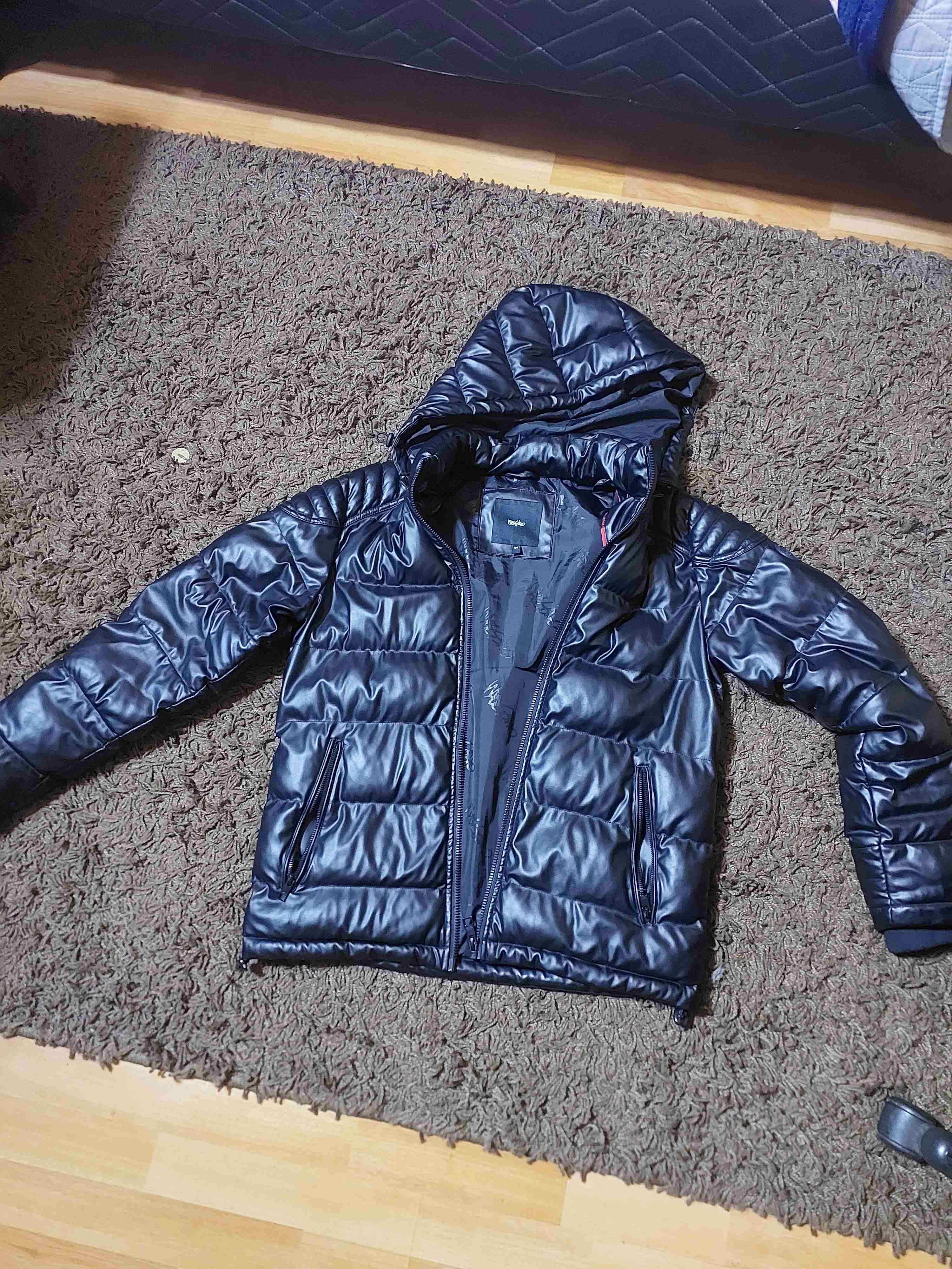 Chaqueta acolchada negra con capucha - miniatura 3