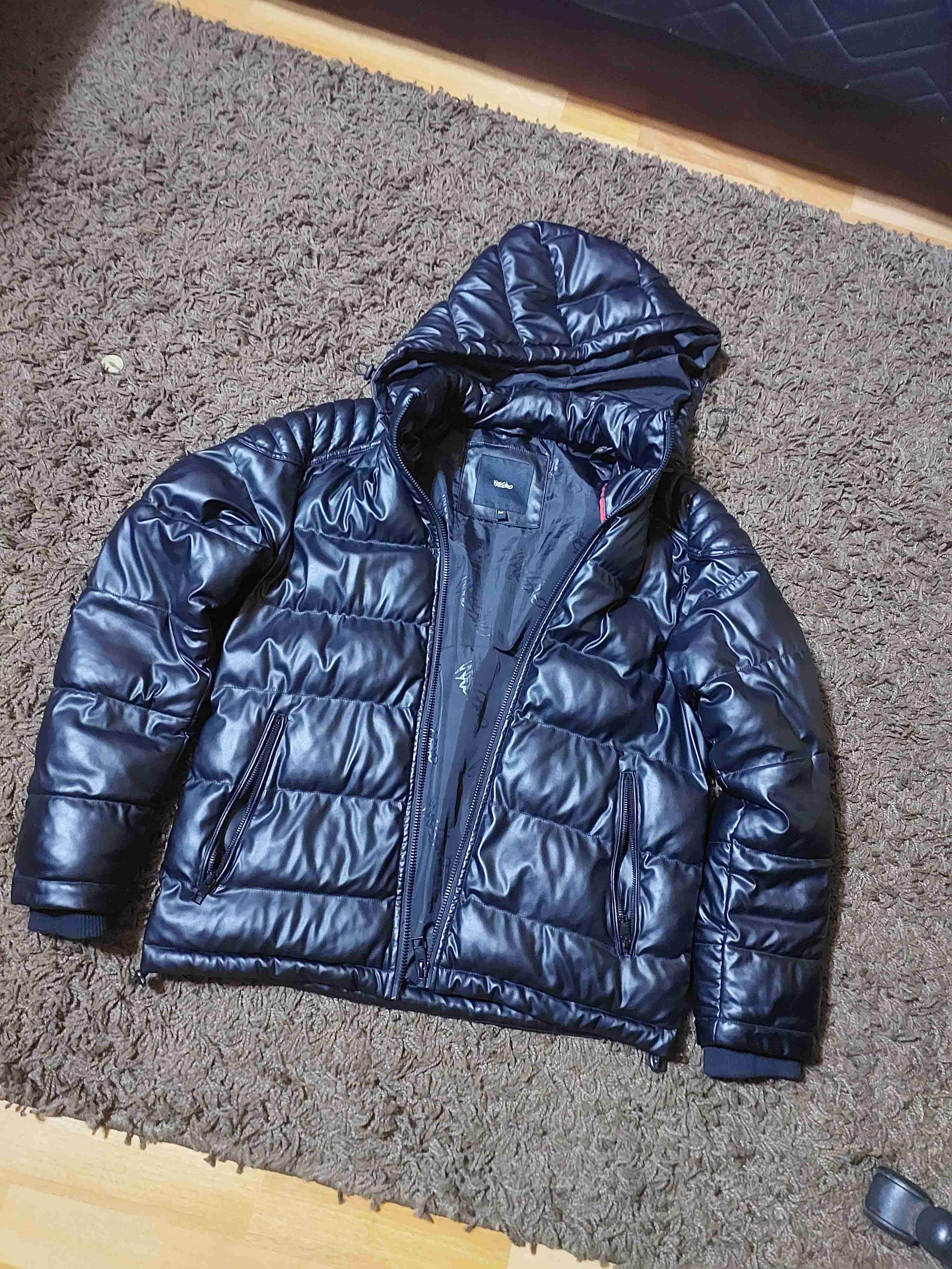 Chaqueta acolchada negra con capucha - miniatura 4