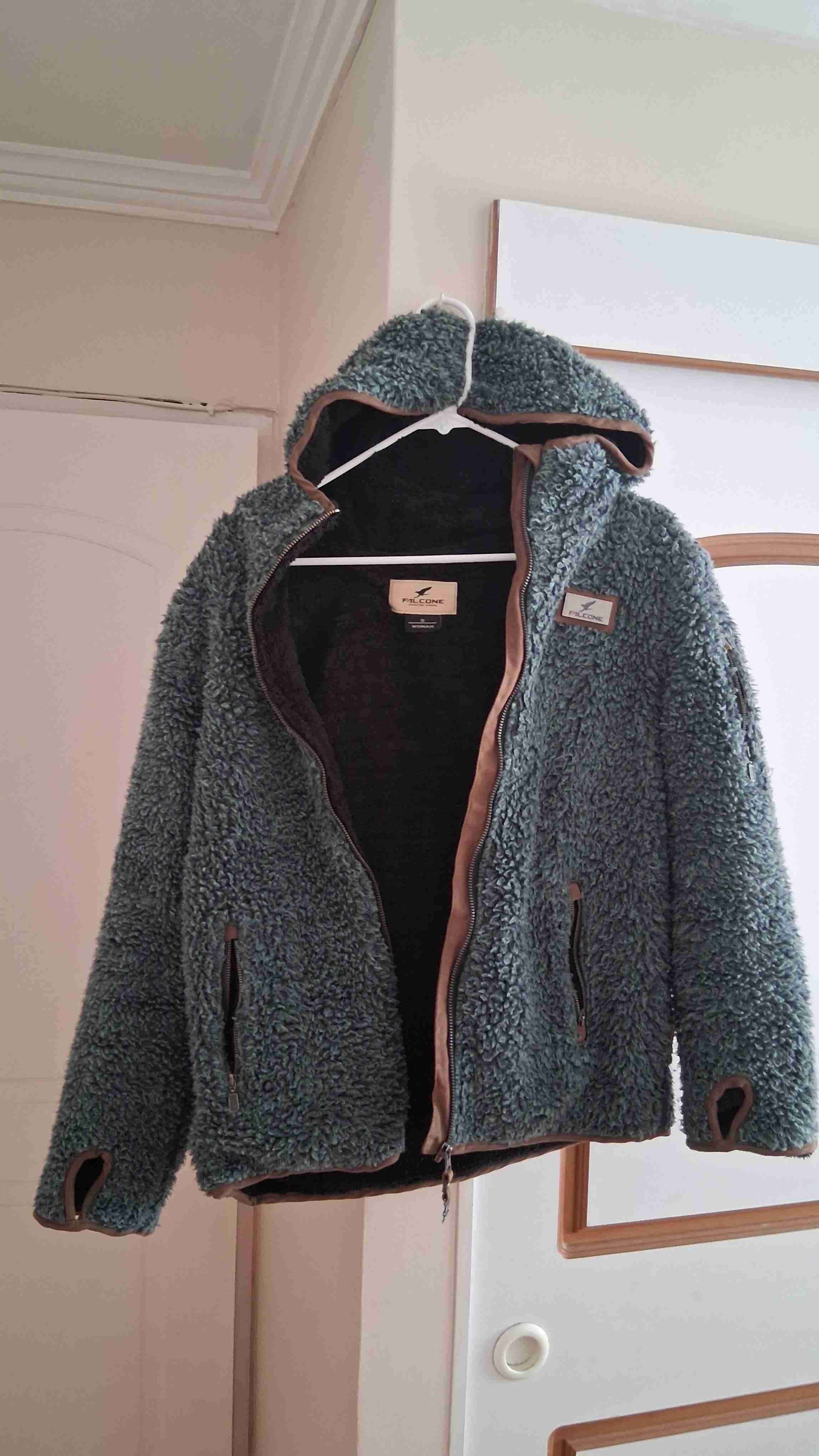 Chaqueta polar chiporro con gorro