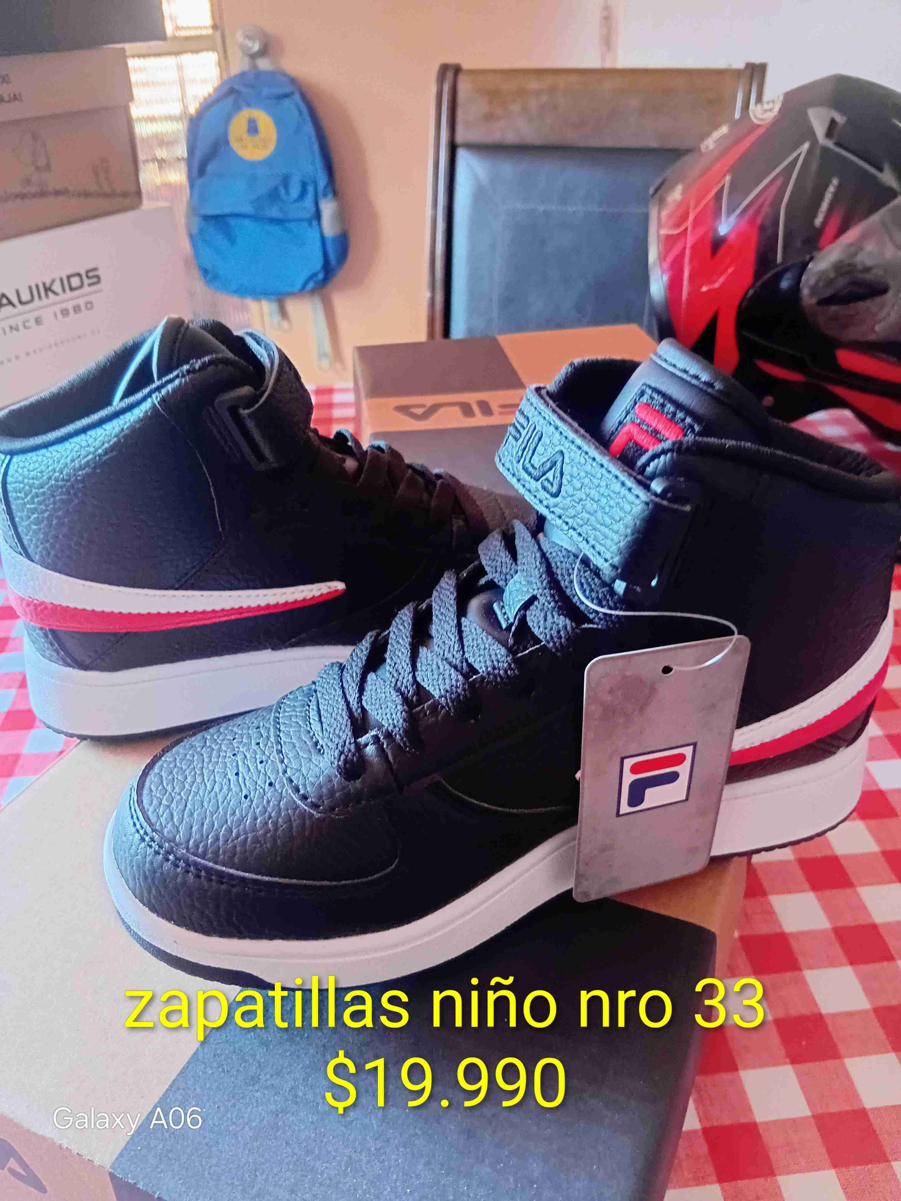 Zapatillas niño Fila negras - miniatura 2