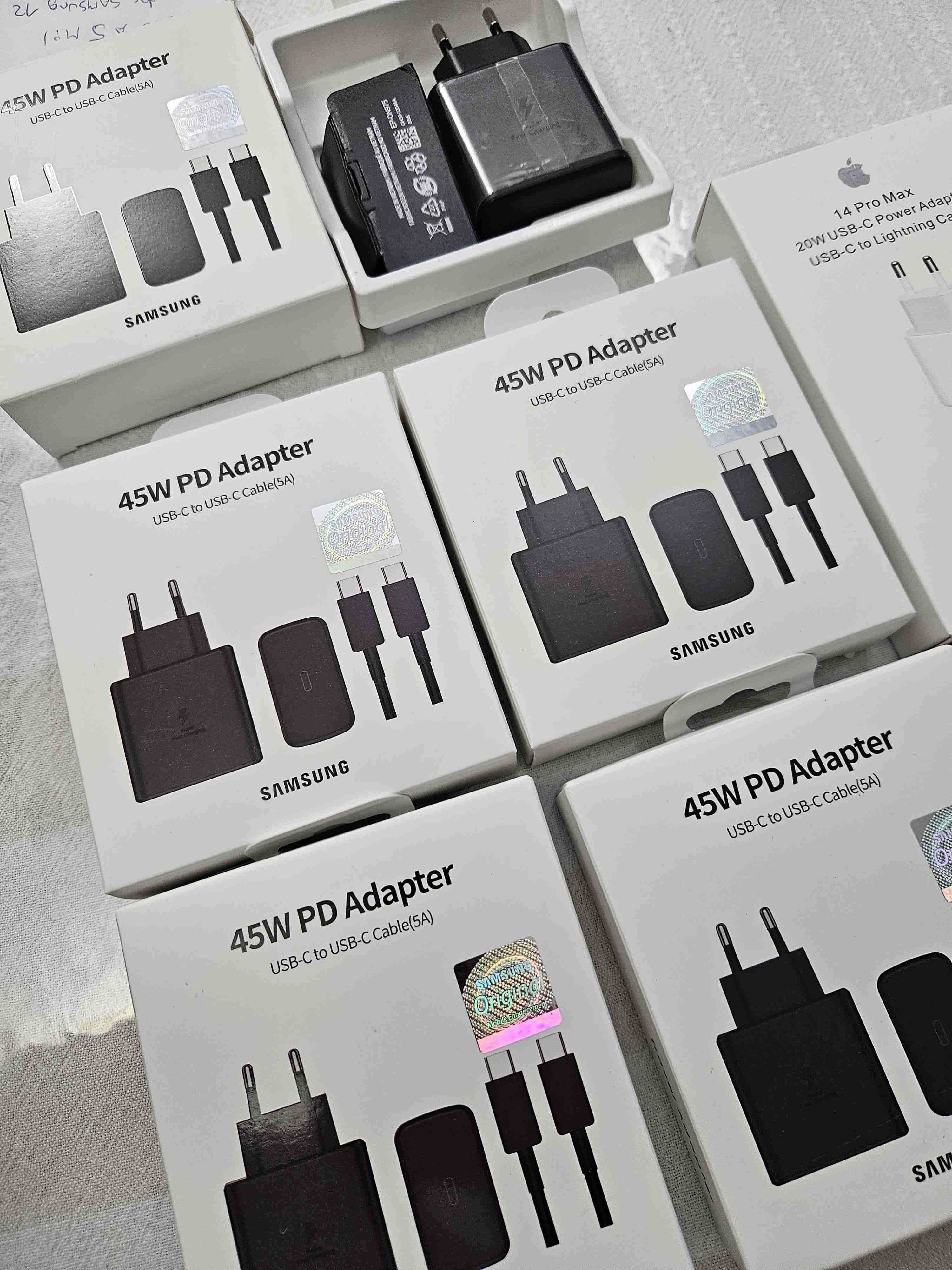 Cargador Samsung 45W y Cargador de Iphone original - miniatura 1