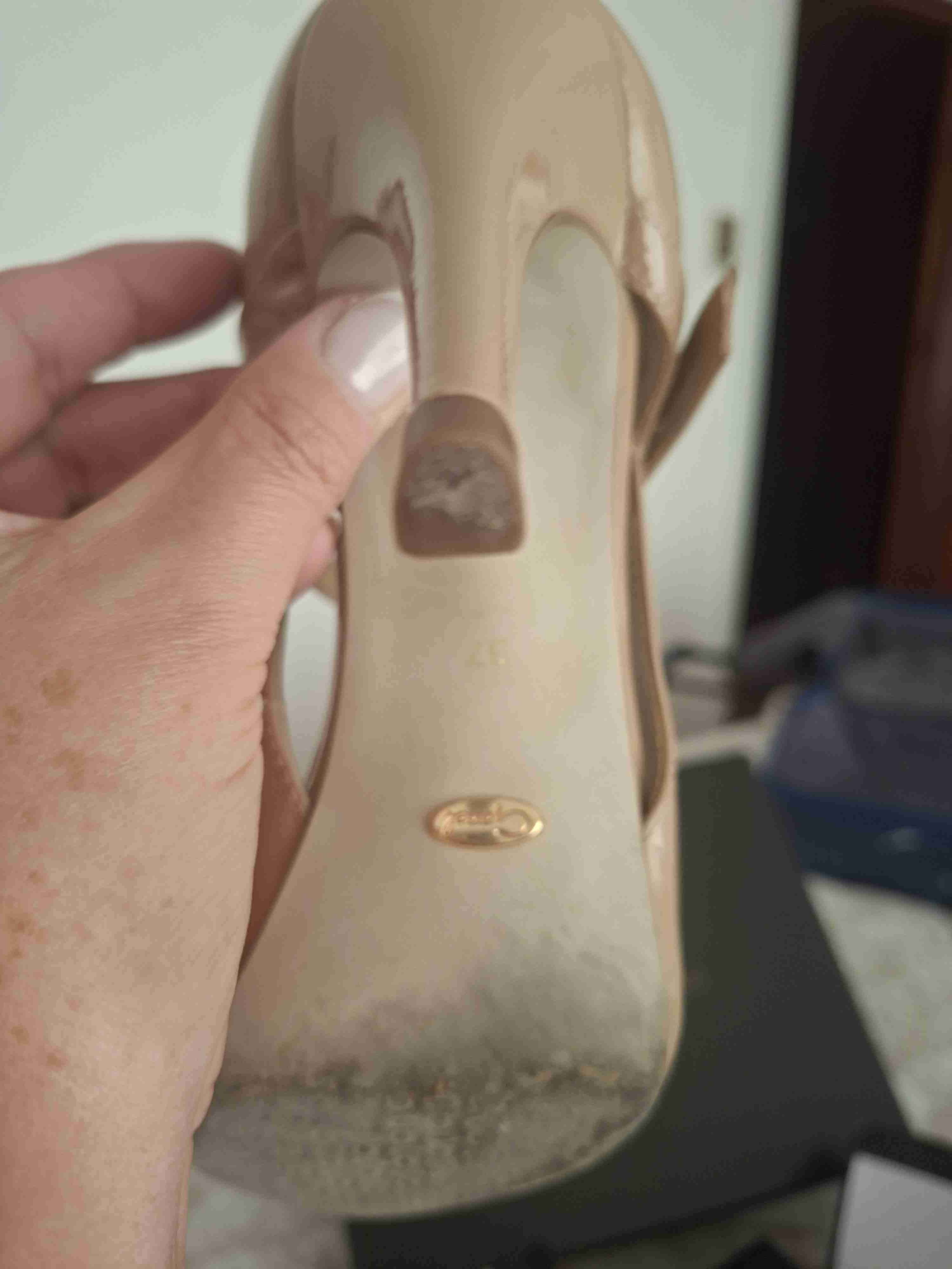 Zapatos de tacón beige elegantes - miniatura 3