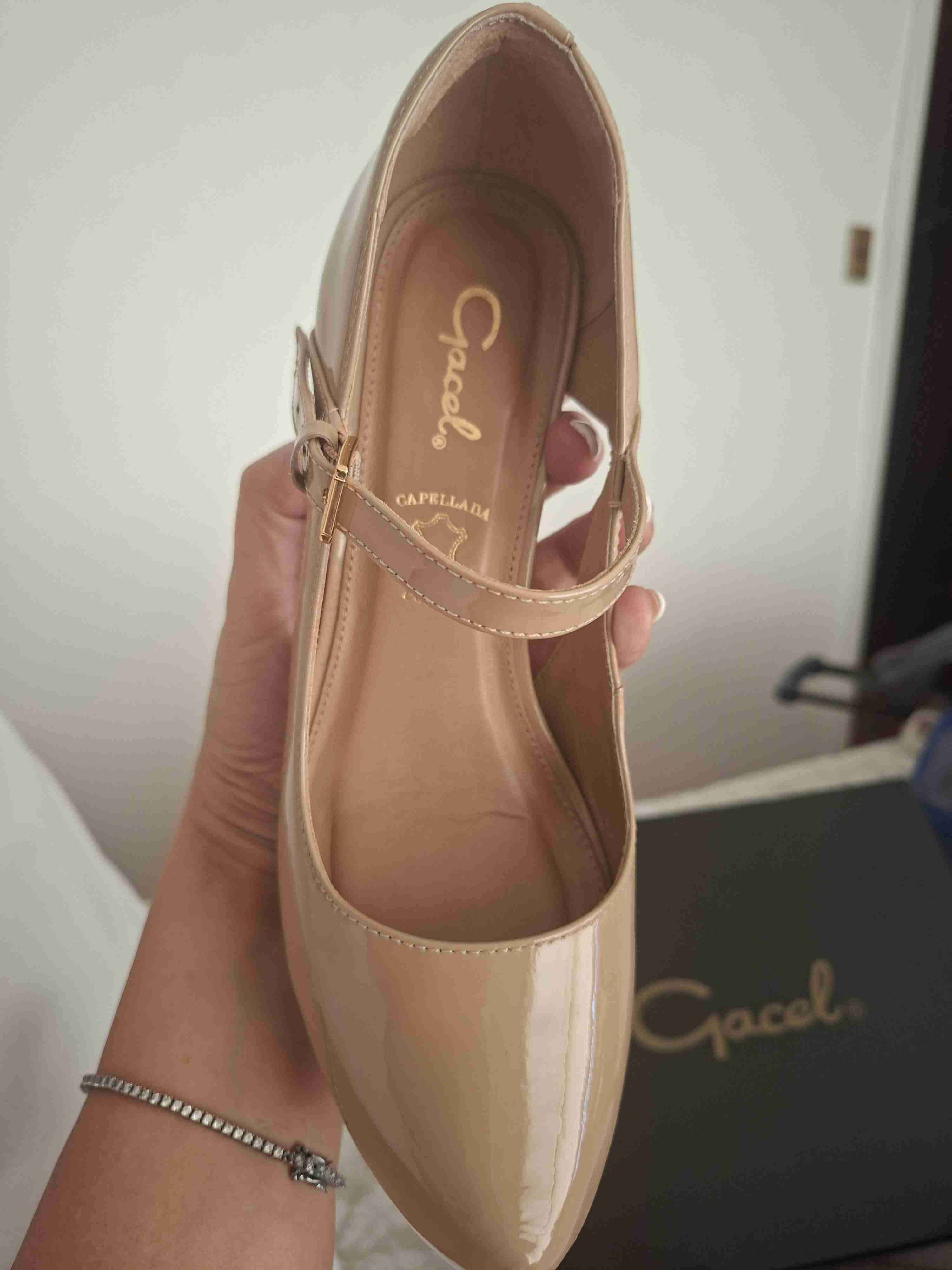 Zapatos de tacón beige elegantes - miniatura 4