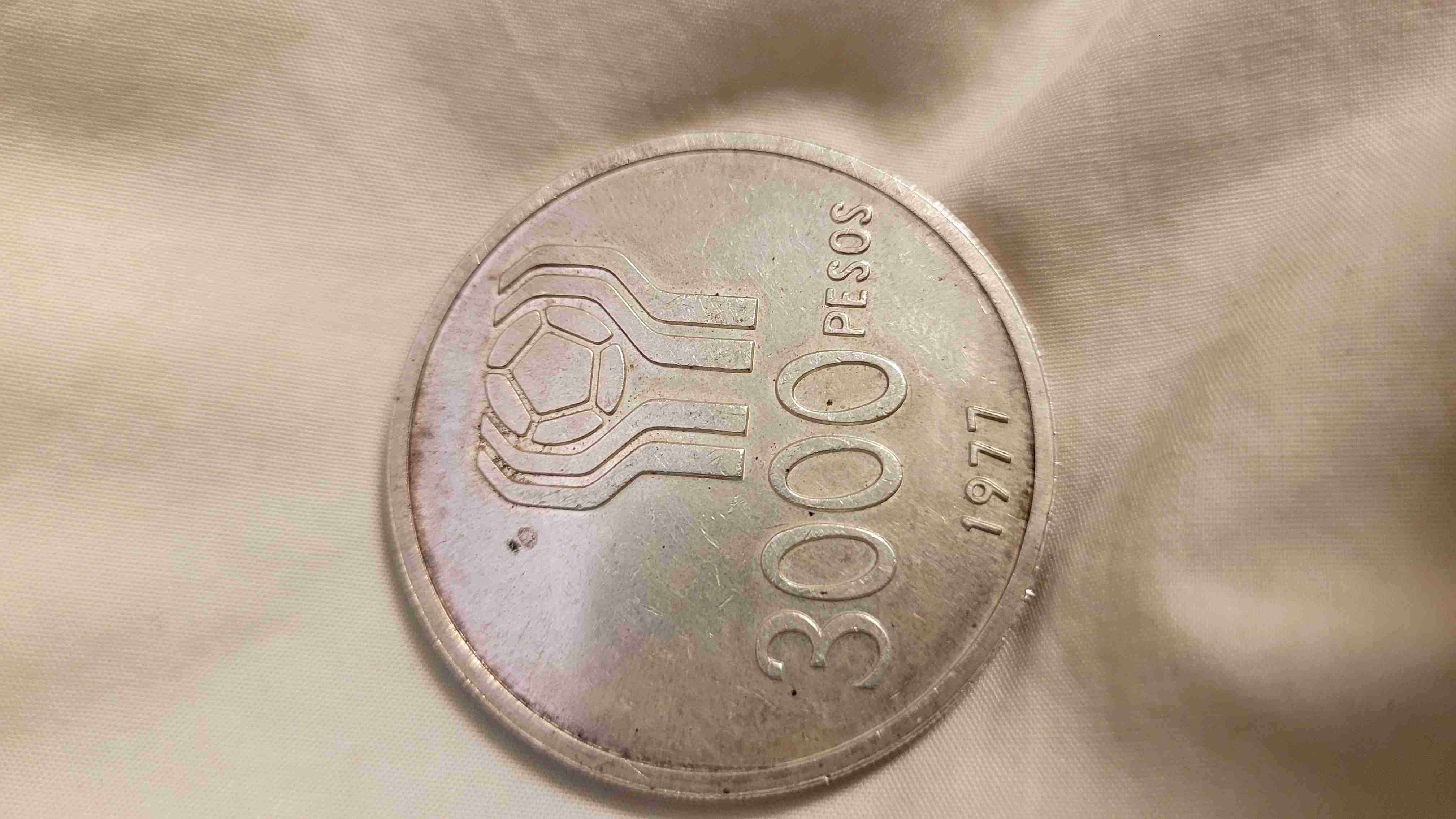 Moneda conmemorativa 3000 pesos 1977