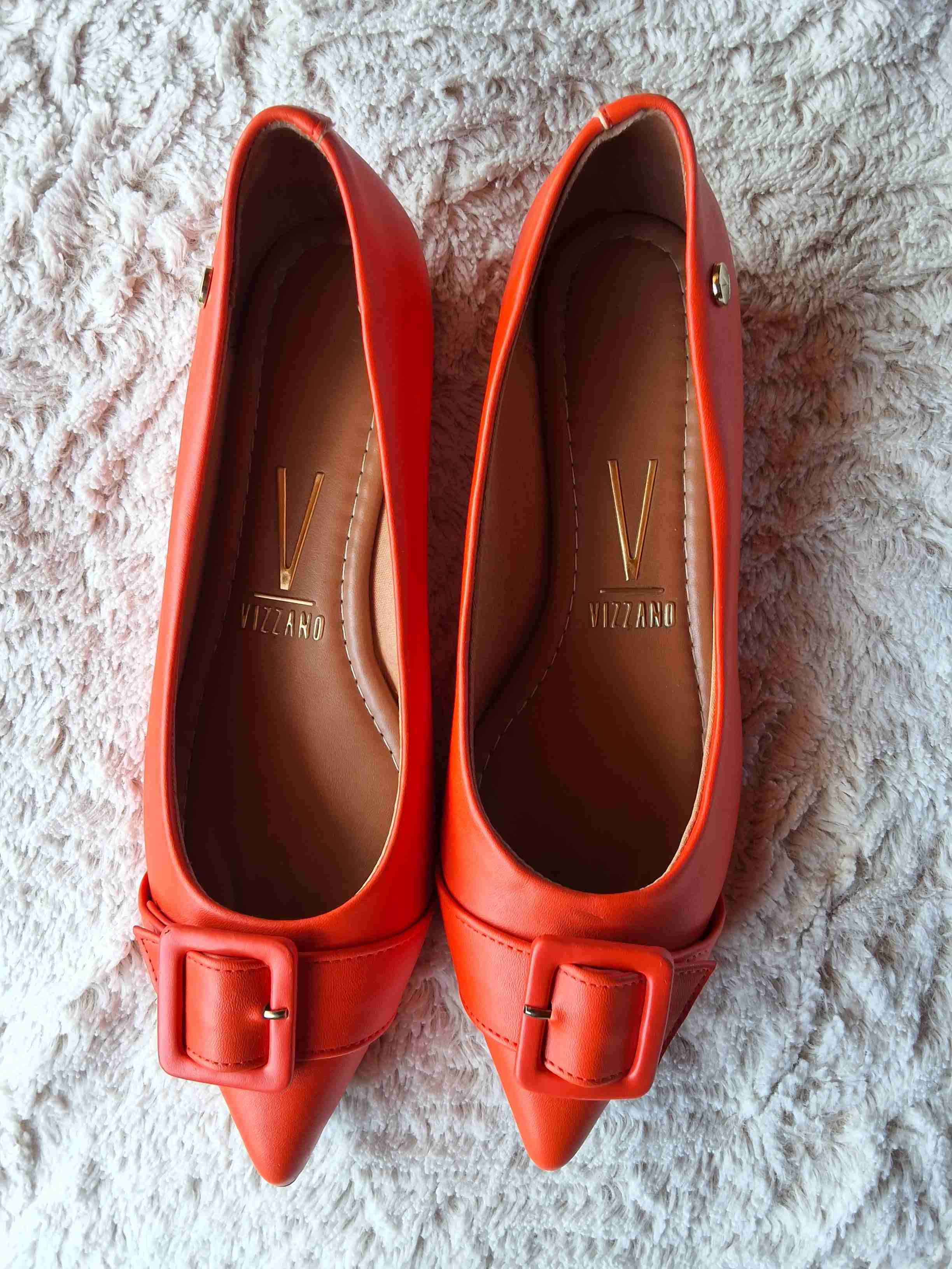 Zapatos planos naranjos con hebilla - miniatura 2