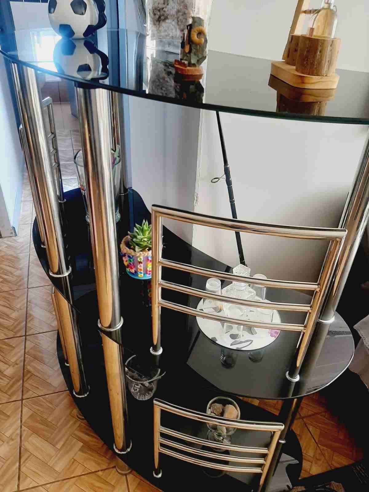 Barra de bar de vidrio y metal - miniatura 2