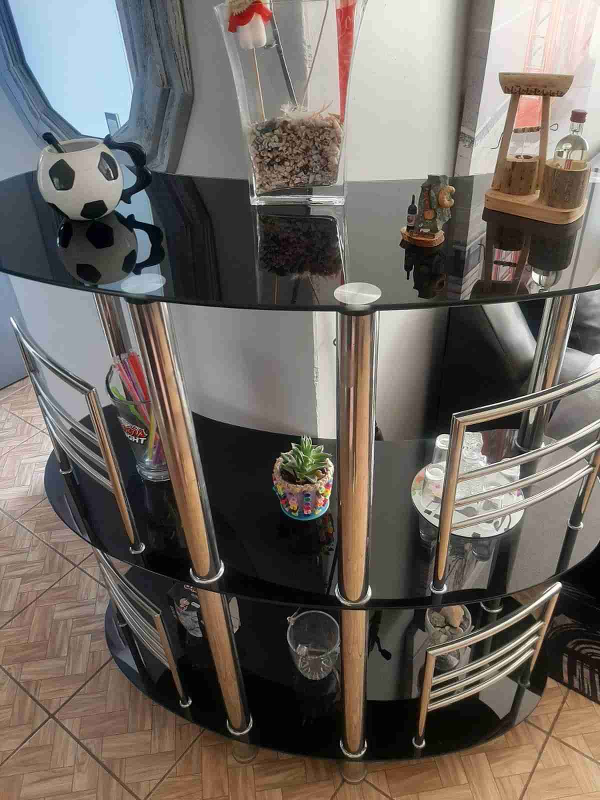 Barra de bar de vidrio y metal - miniatura 3