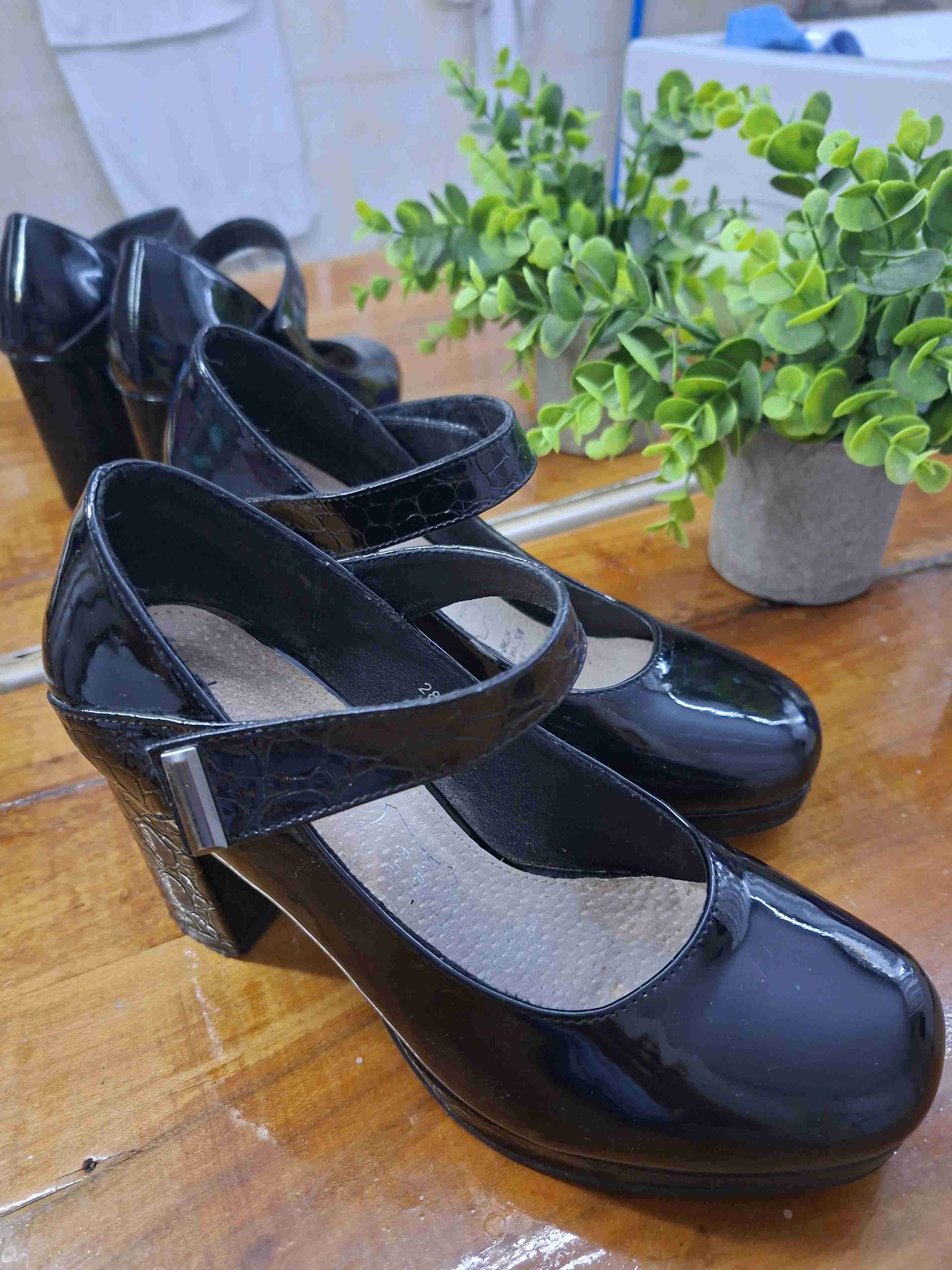 Zapatos de tacón negros - miniatura 2