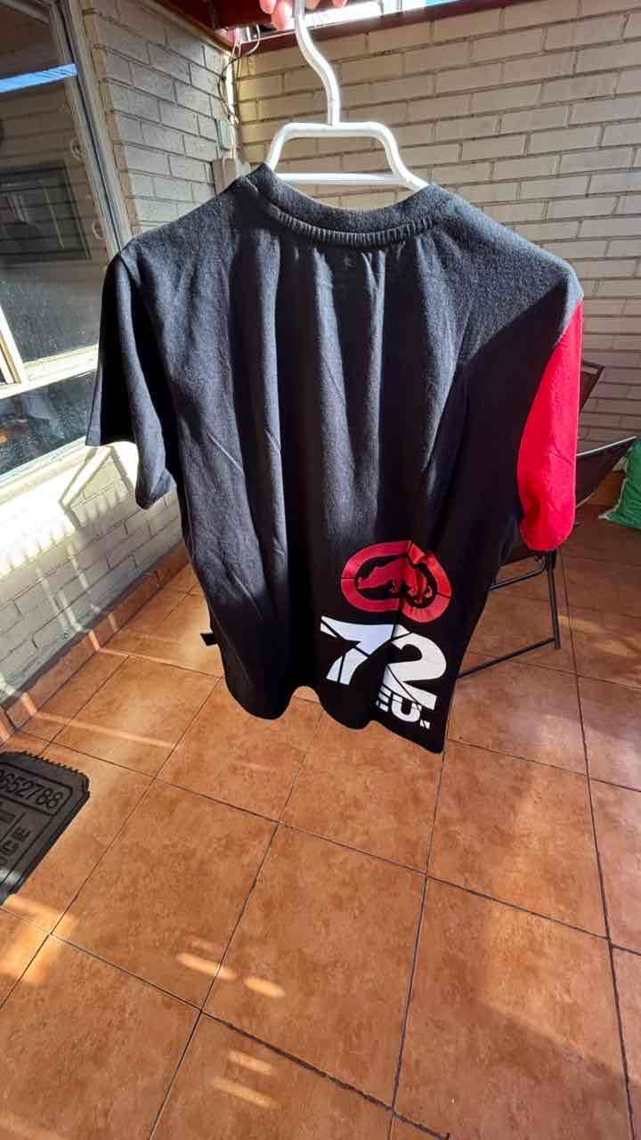 Polera Ecko Unltd negra y roja - 2