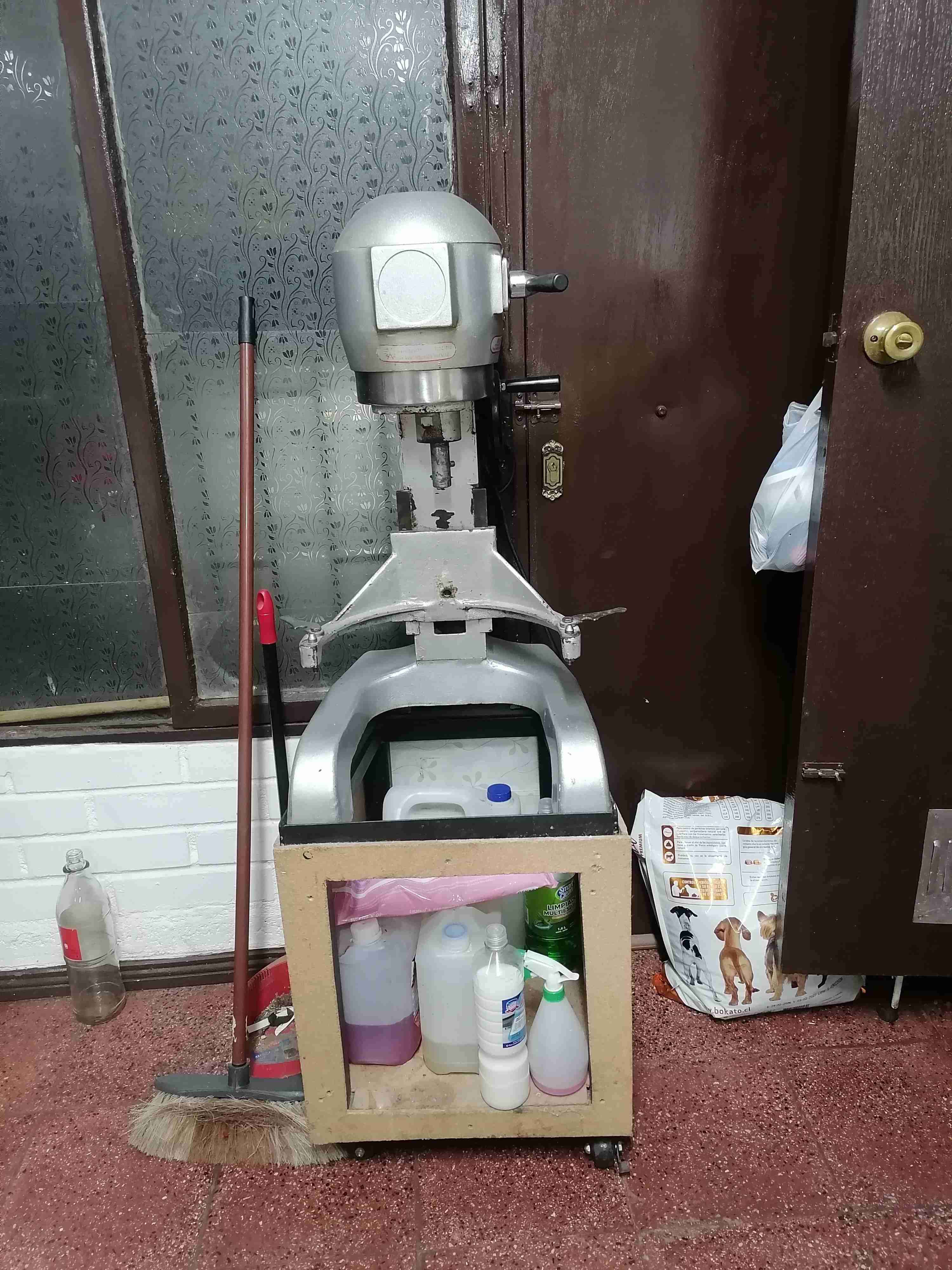 Mezcladora o batidora industrial gris 20 lts