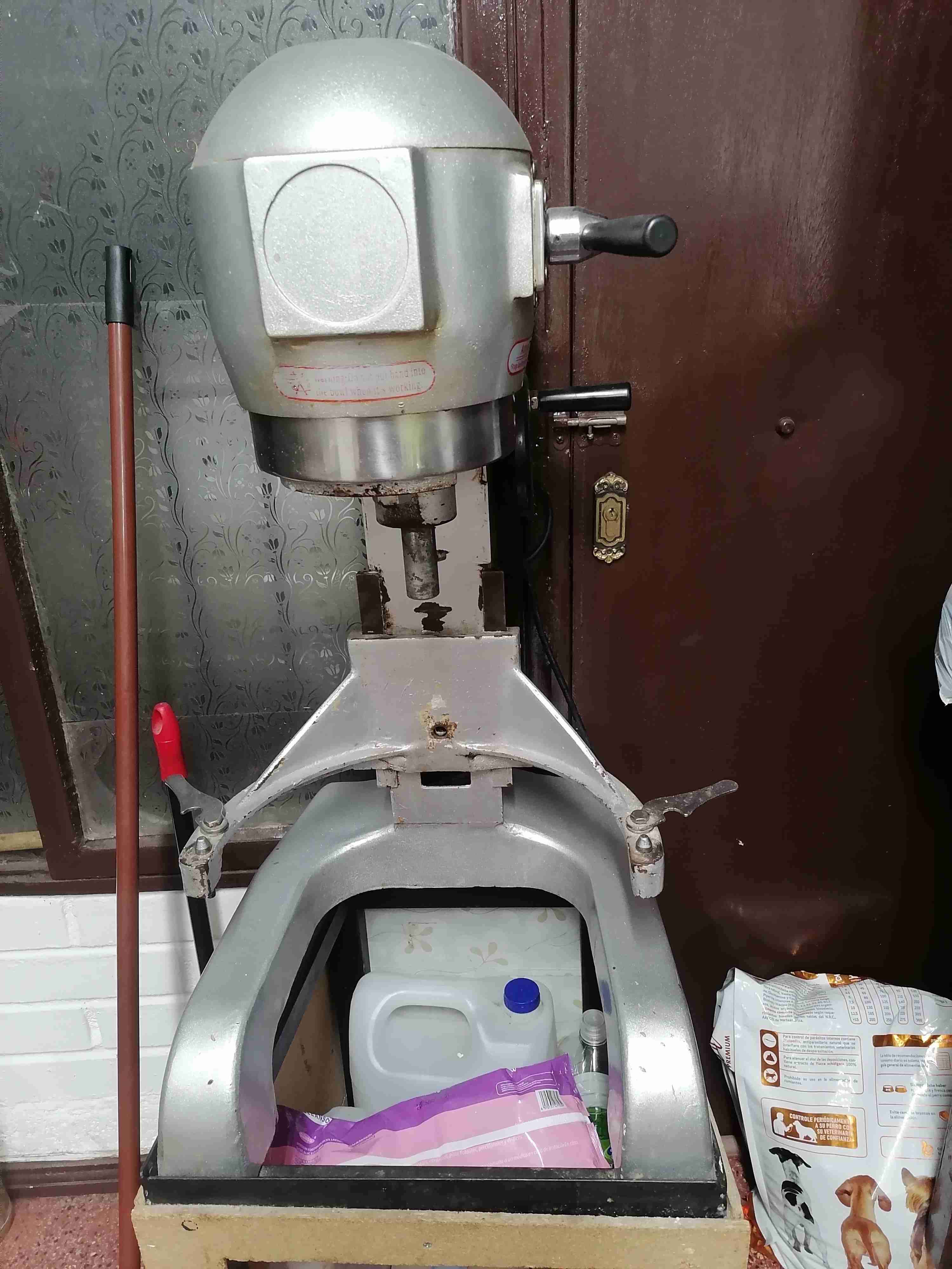 Mezcladora o batidora industrial gris 20 lts - miniatura 2