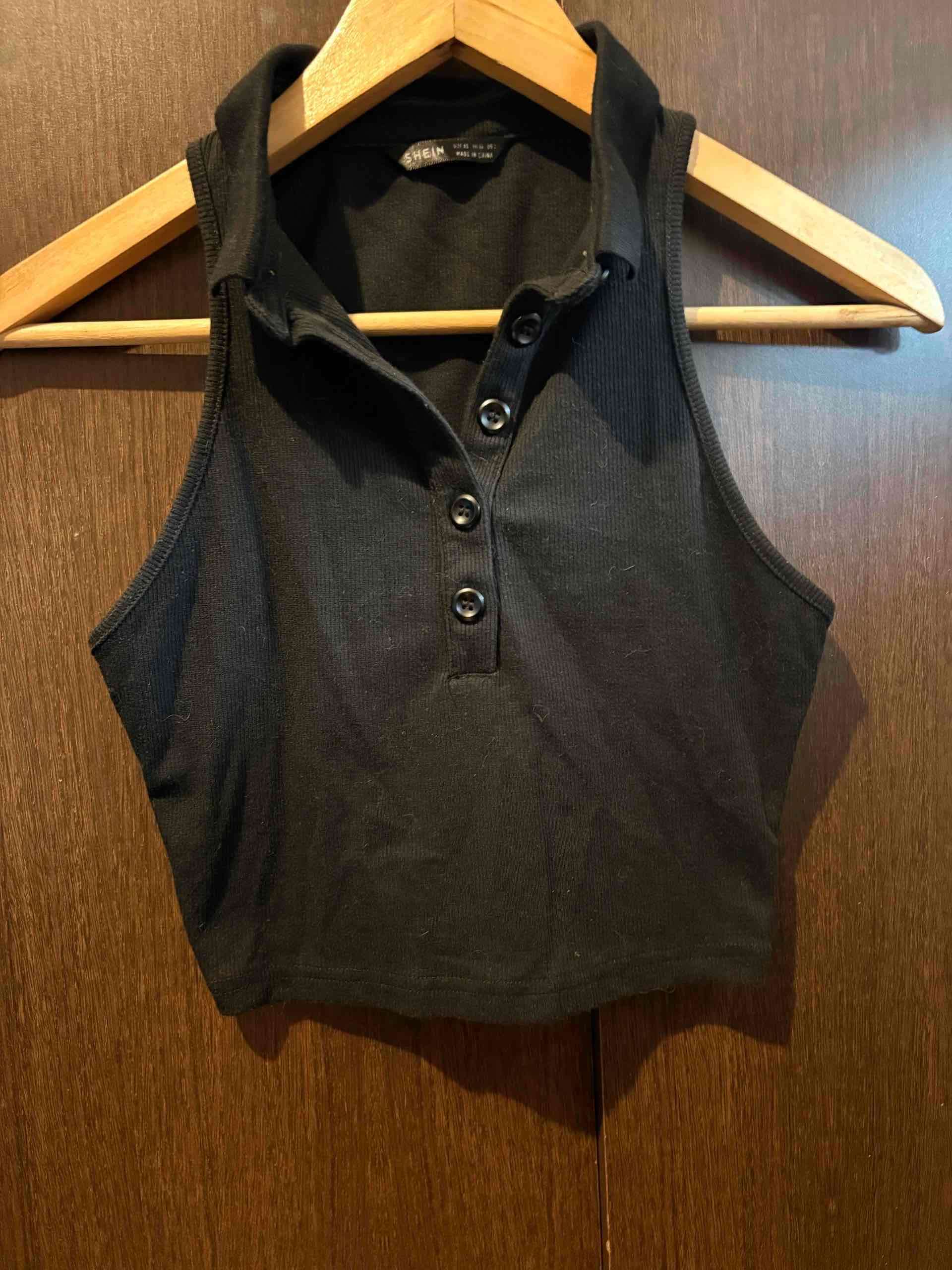 Top shein sin mangas talla S