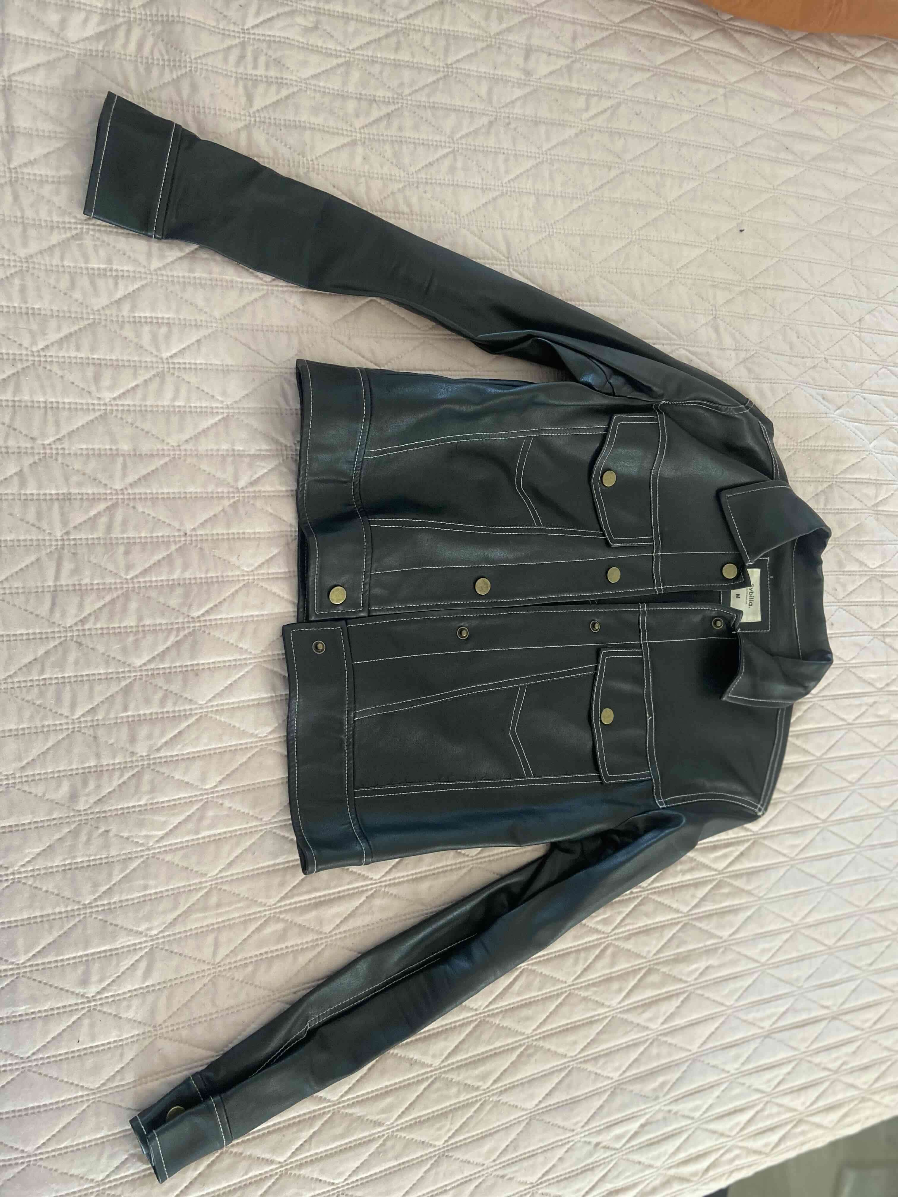 Chaqueta negra de cuero - 1