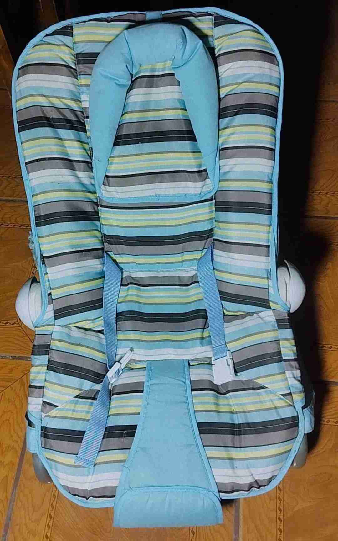 Silla infantil celeste y silla huevo/auto - 1