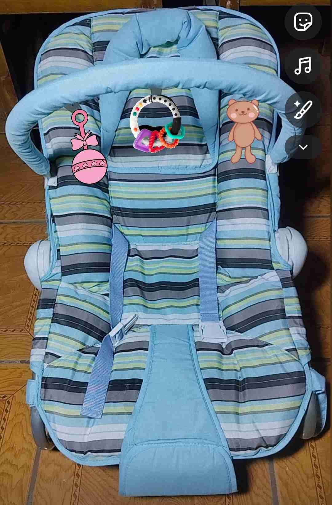 Silla infantil celeste y silla huevo/auto - 2