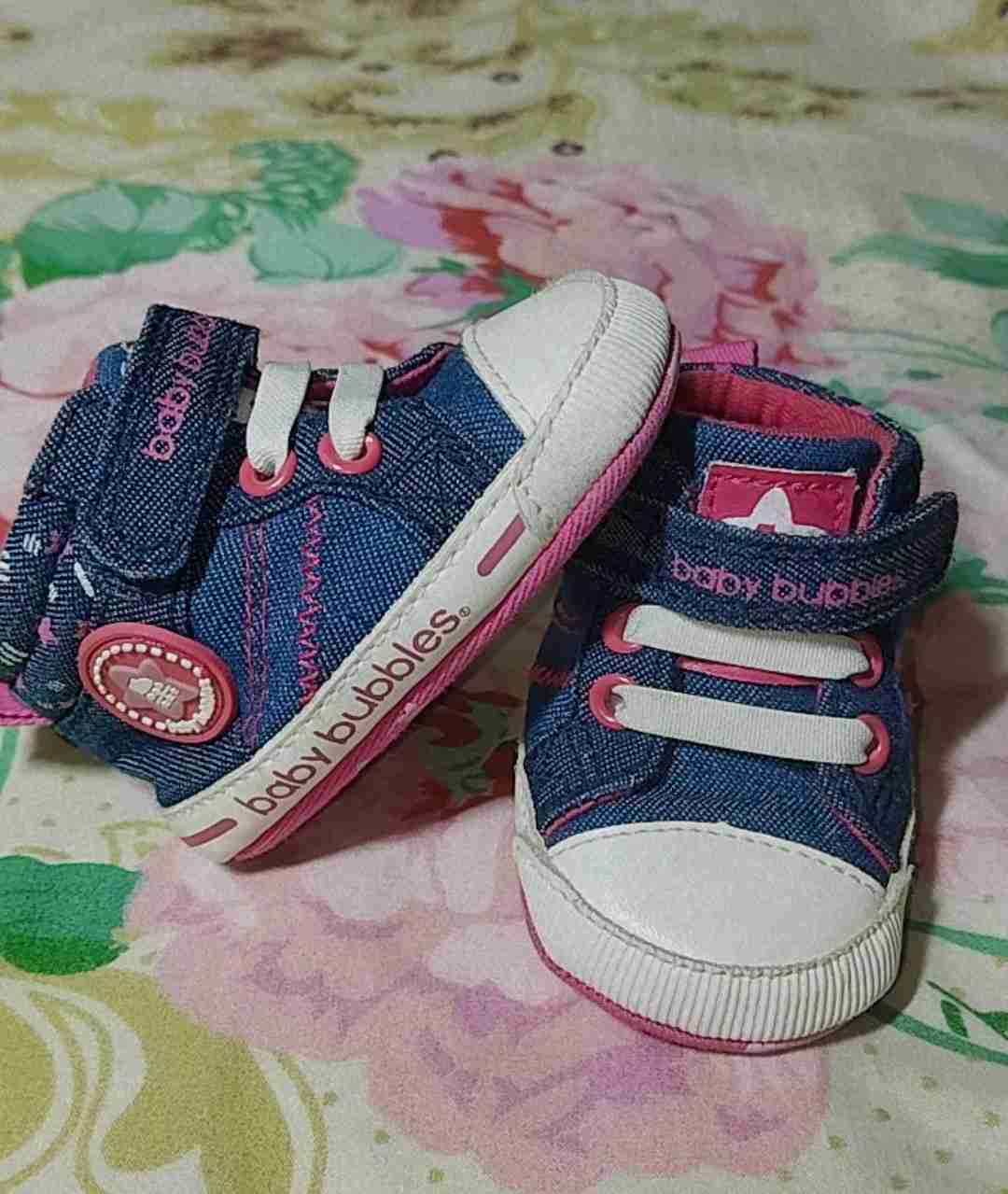 Zapatillas de bebé rosadas - miniatura 2