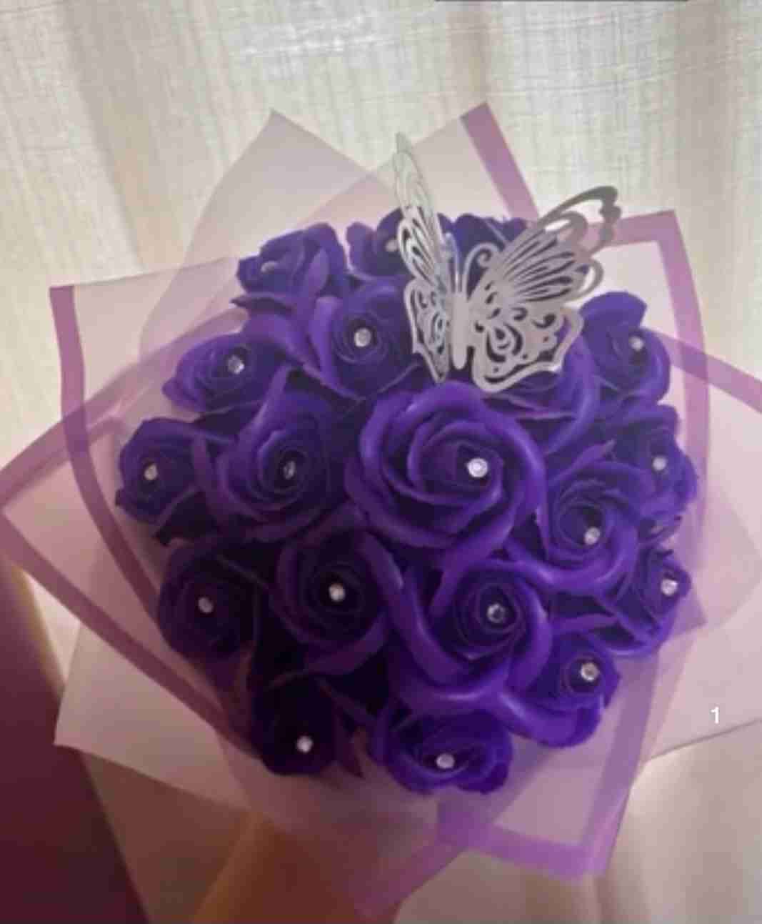 Ramo de rosas petalos de jabón - miniatura 3