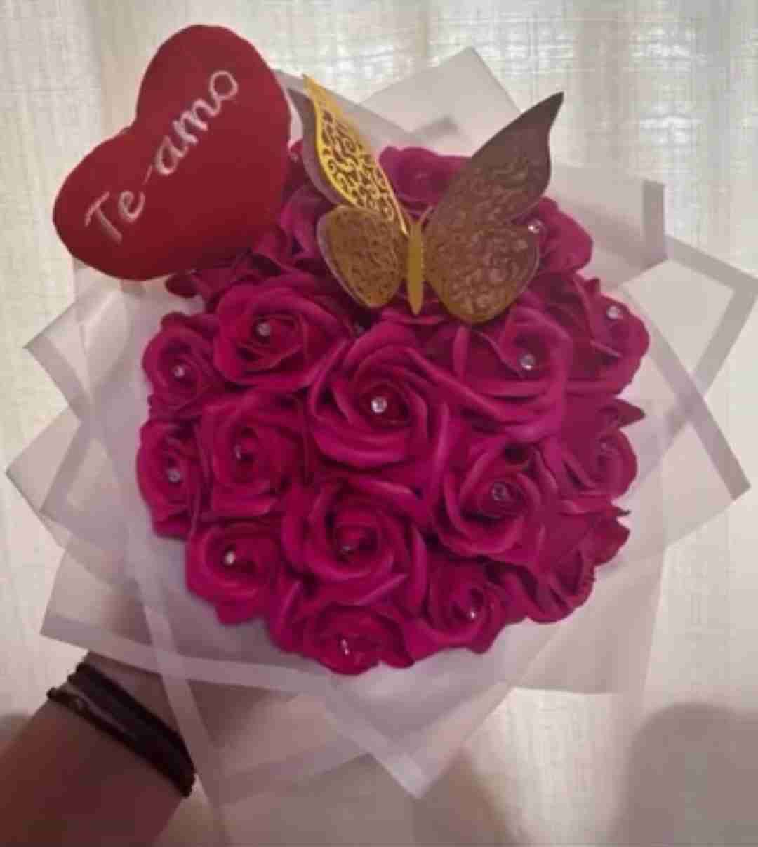 Ramo de rosas petalos de jabón - miniatura 4