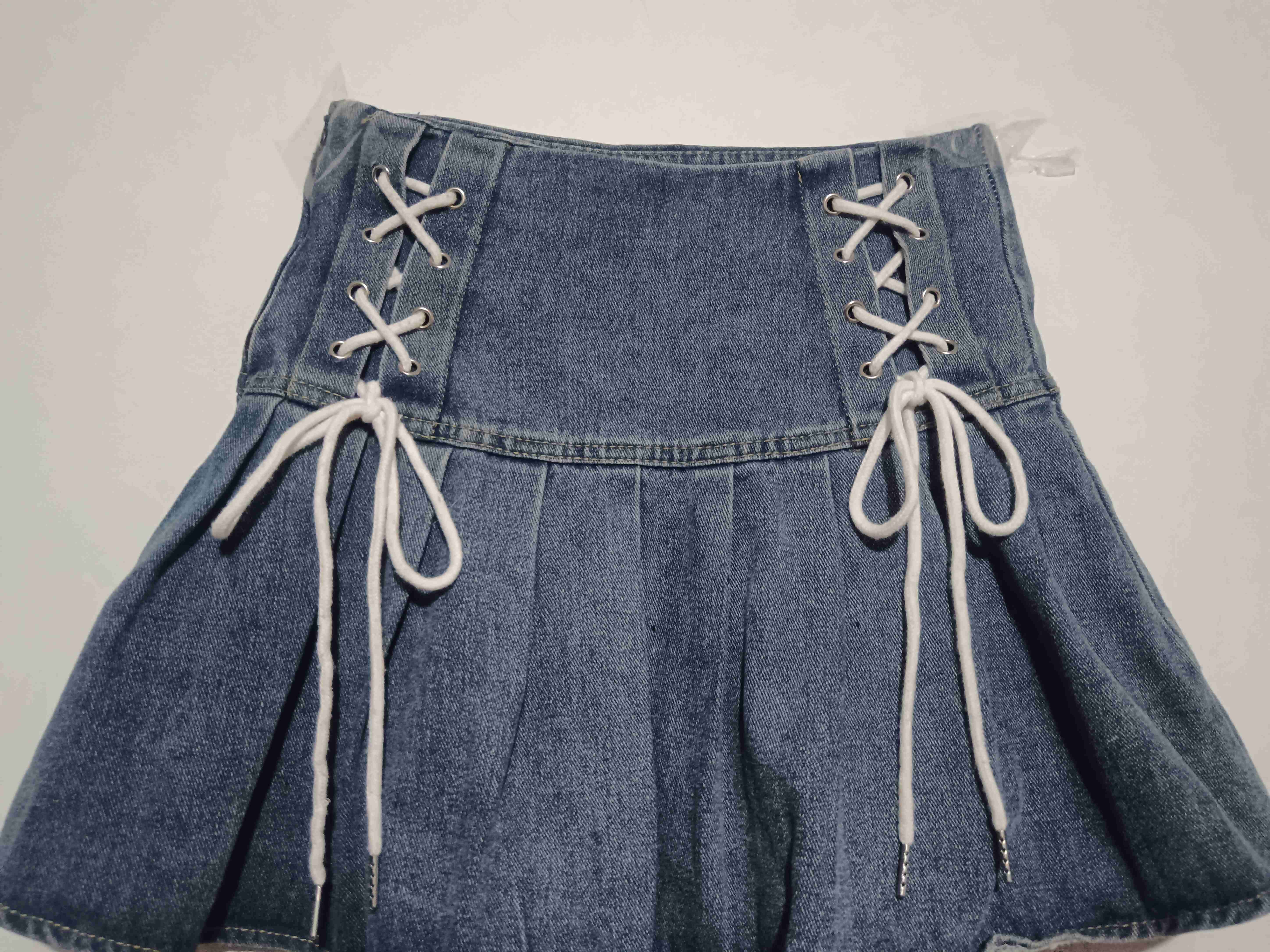 Falda corta de mezclilla - miniatura 2