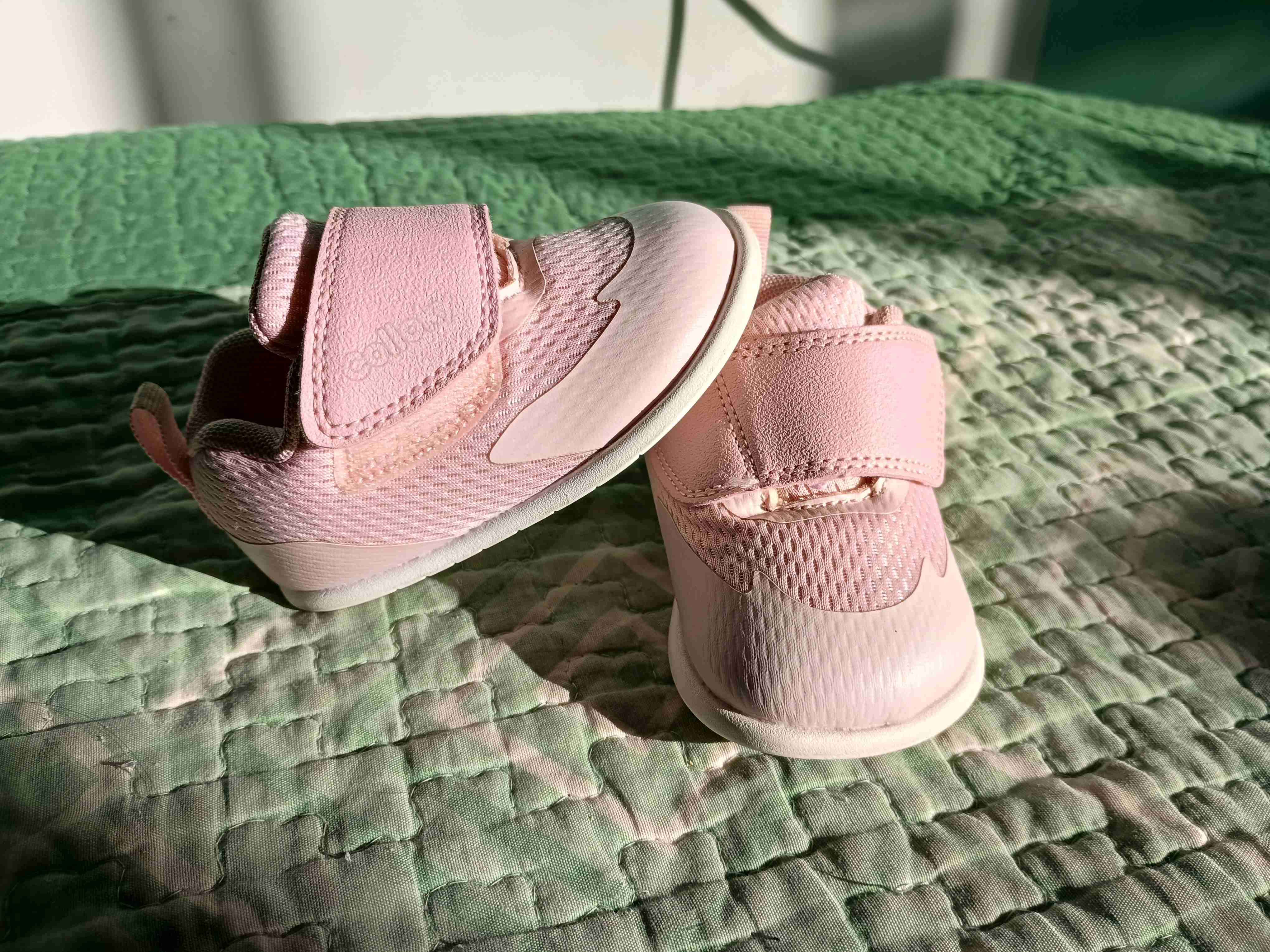 Zapatillas rosadas para bebé