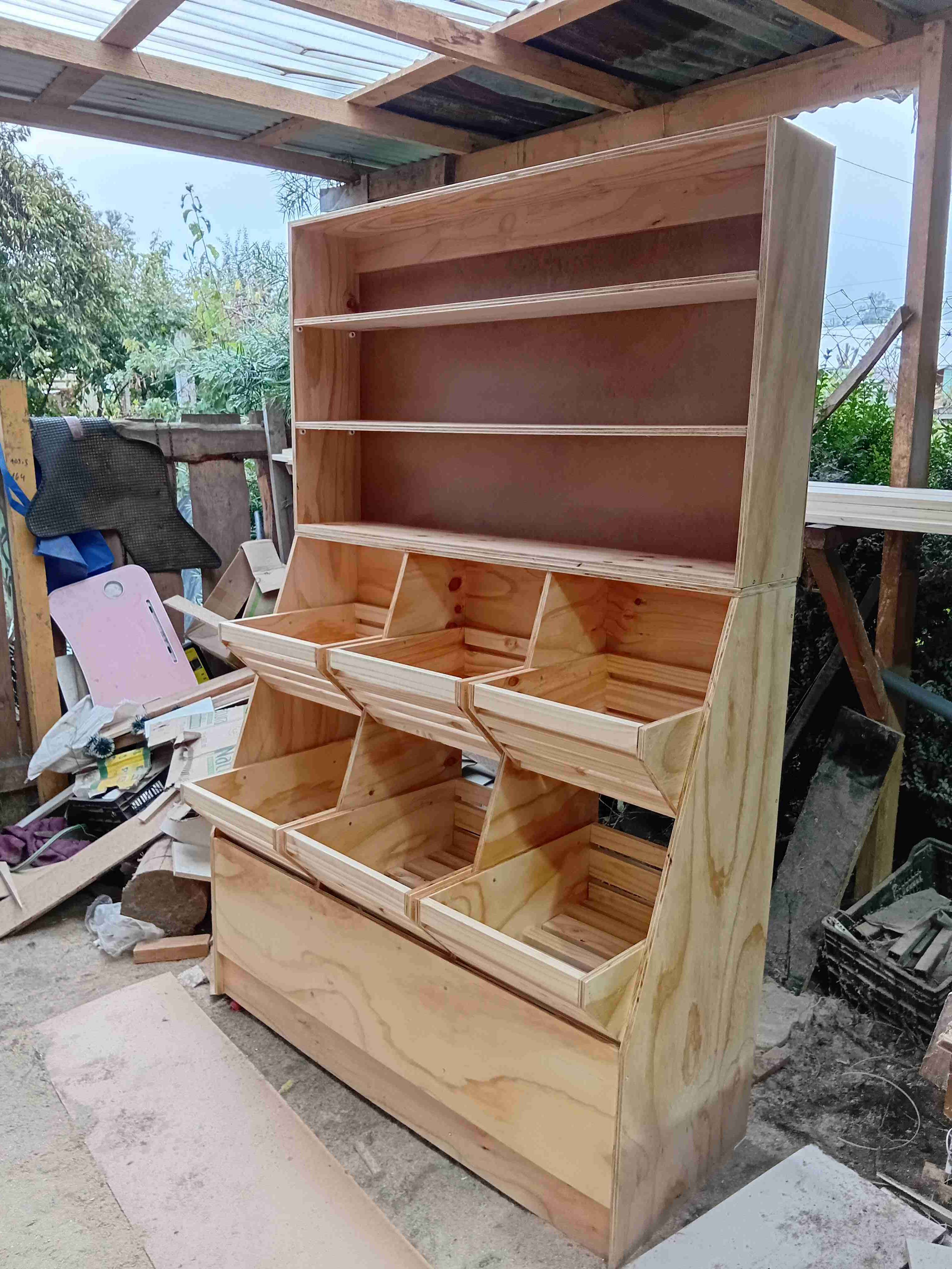 Mueble expositor de madera - miniatura 2