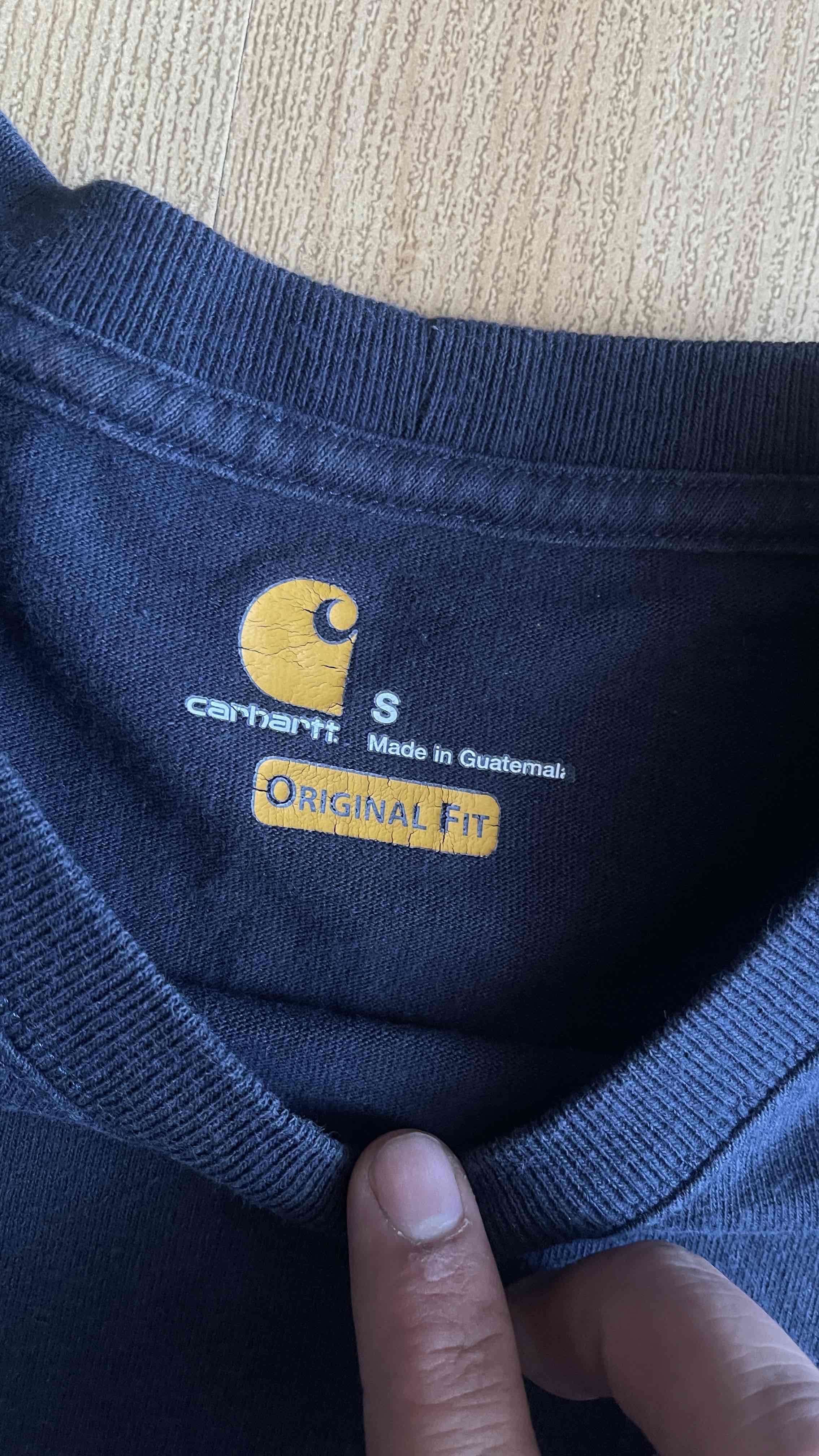 Polera Carhart manga larga - 2