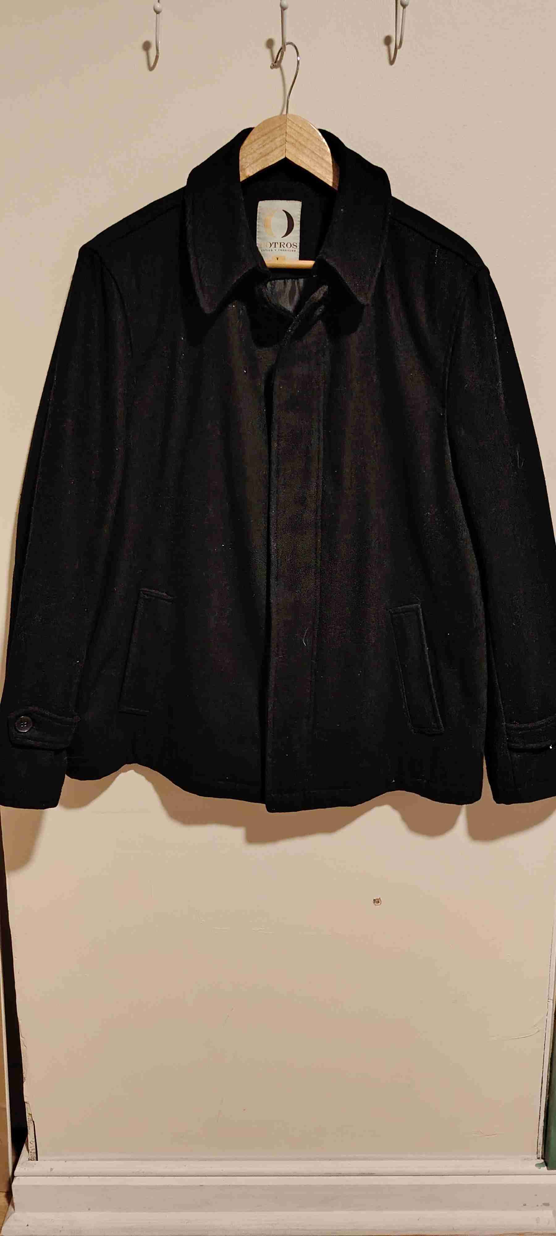 Abrigo negro estilo clásico - miniatura 1