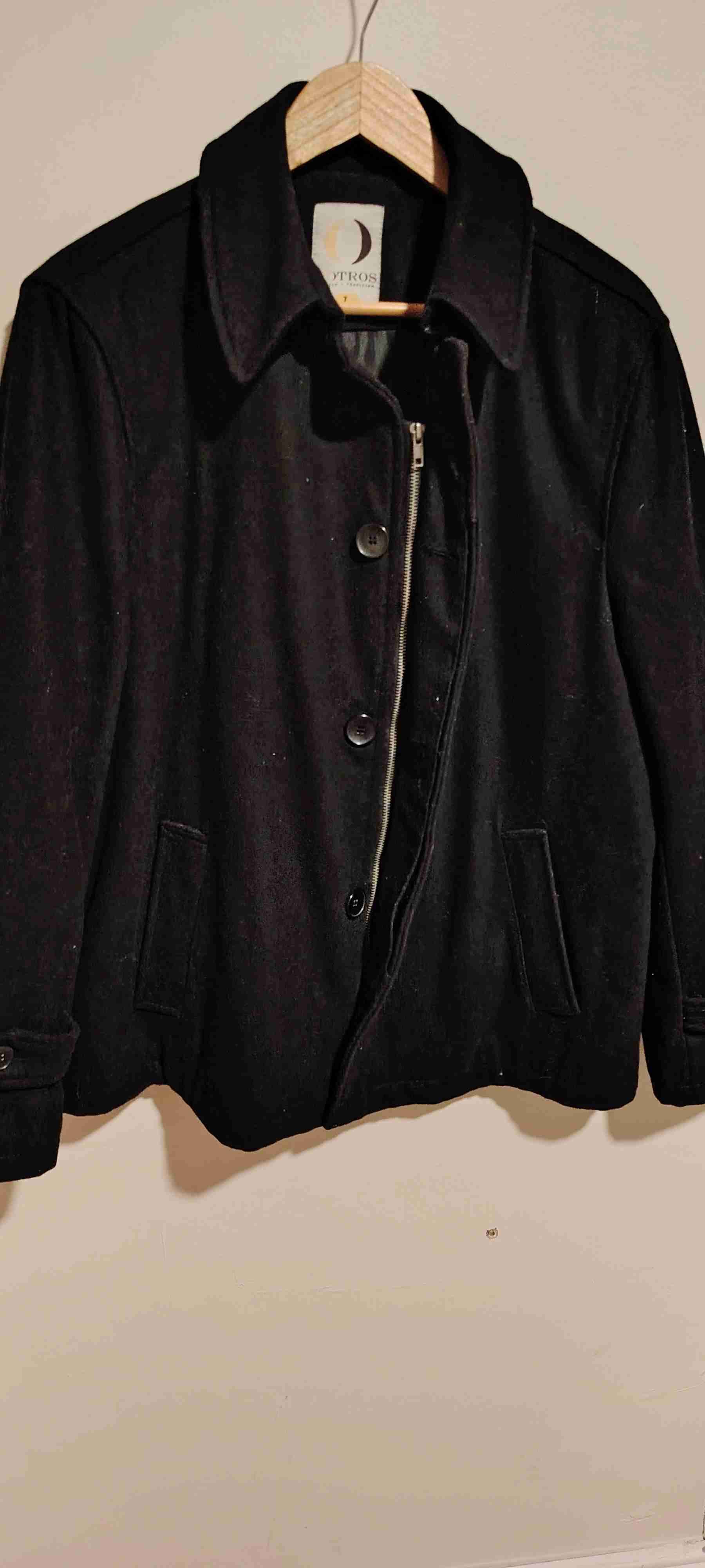 Abrigo negro estilo clásico - miniatura 2