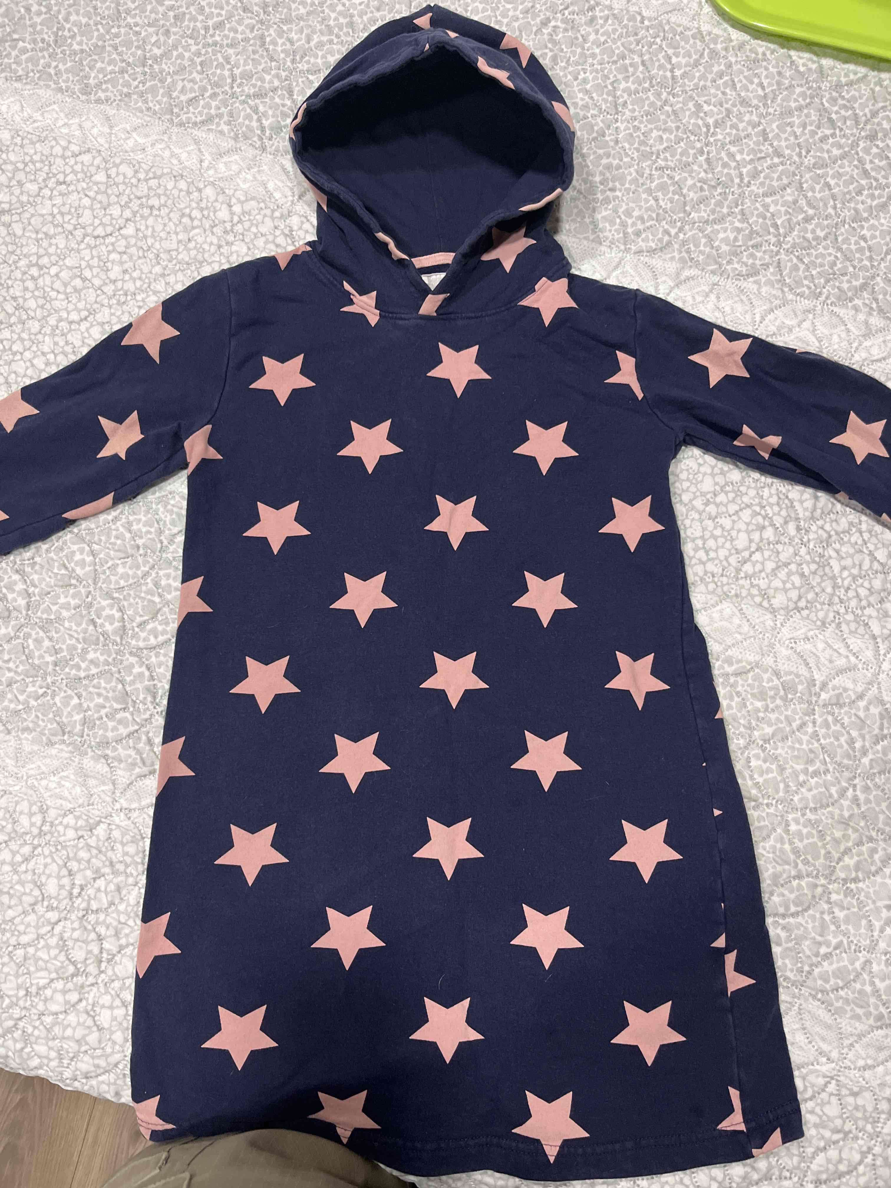 Vestido con capucha estrellas - miniatura 1