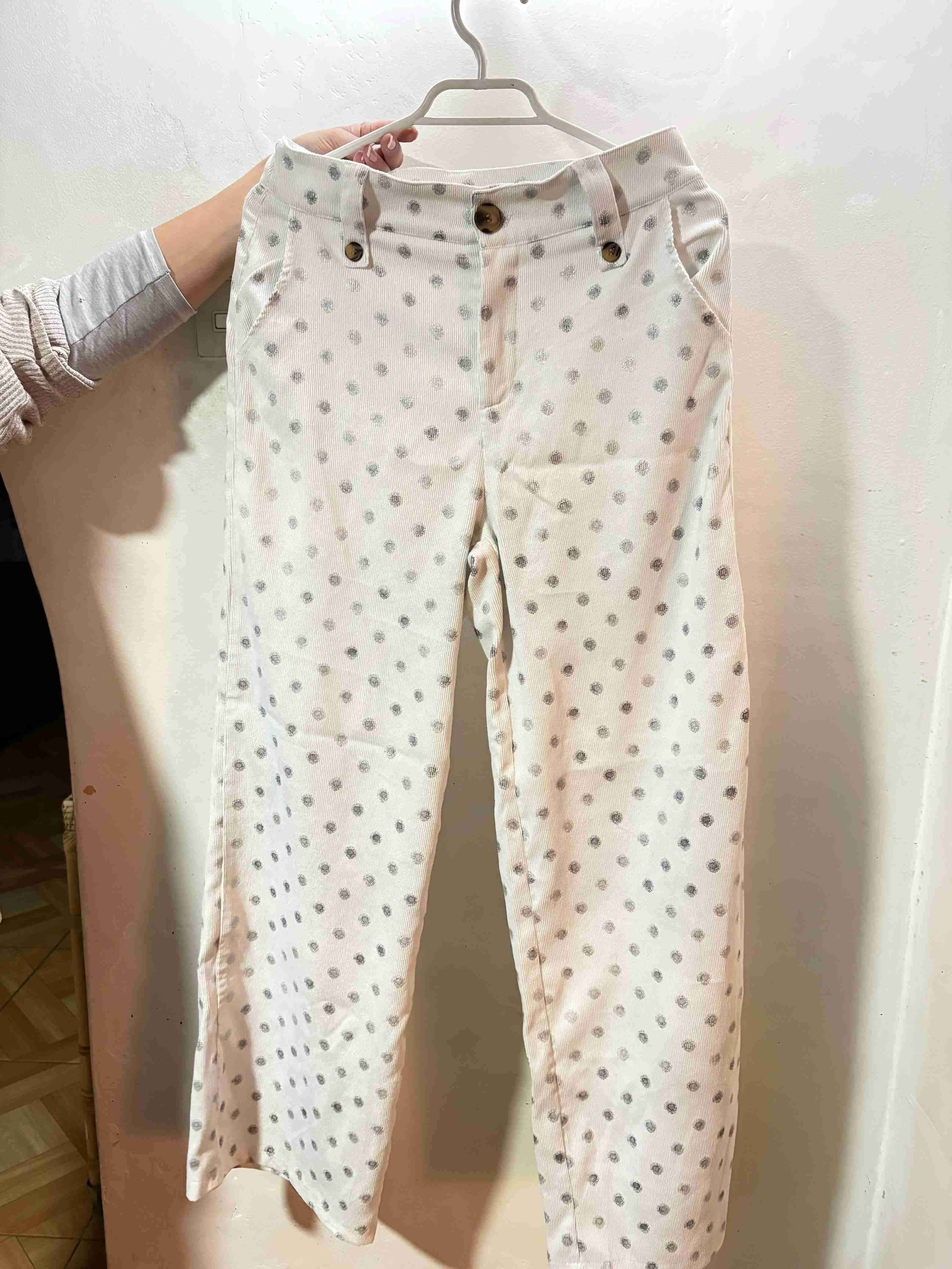 Pantalones beige a lunares talla S - 1